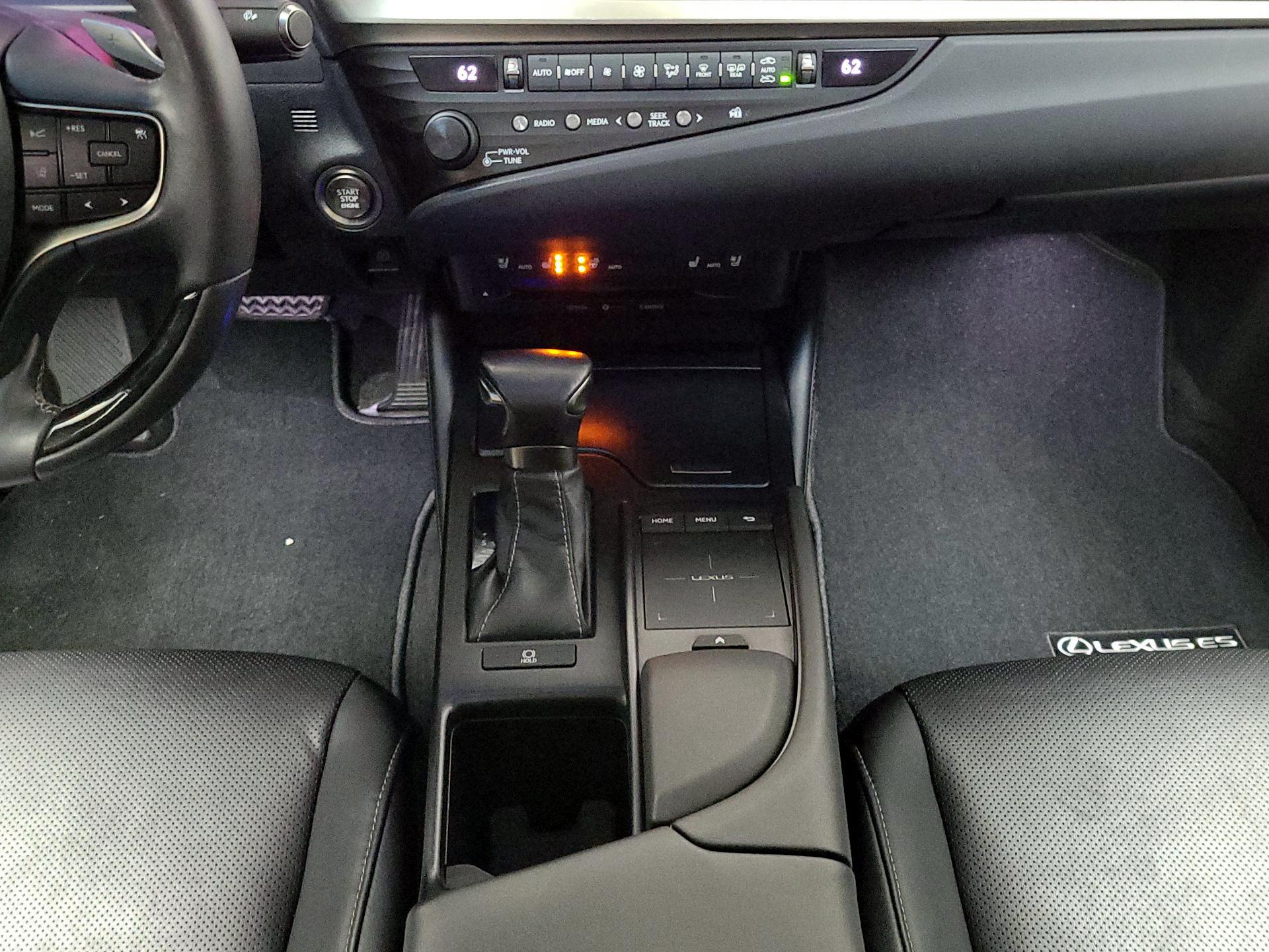 Thumbnail: 2019 Lexus ES - 17