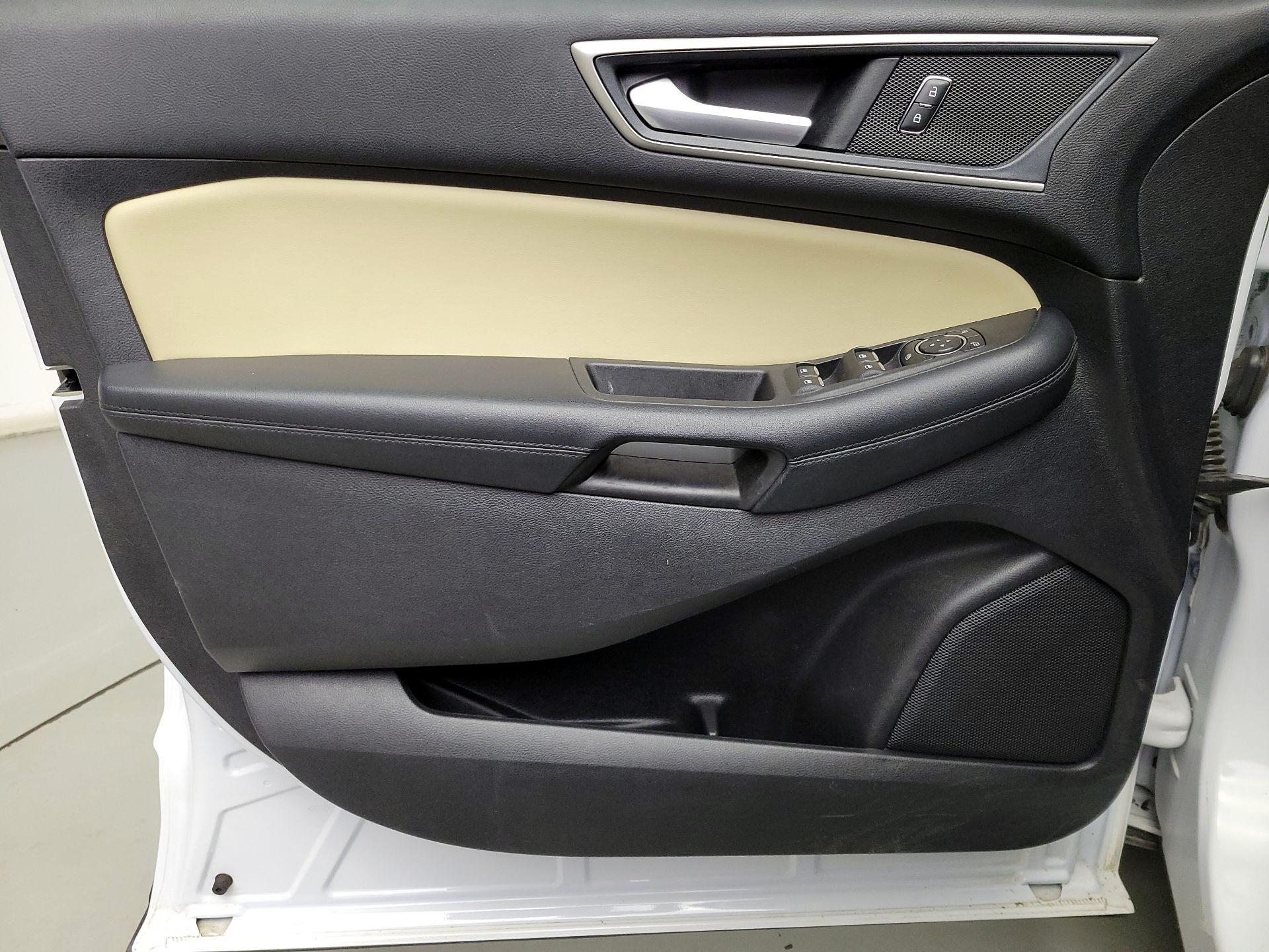 Thumbnail: 2021 Ford Edge - 12