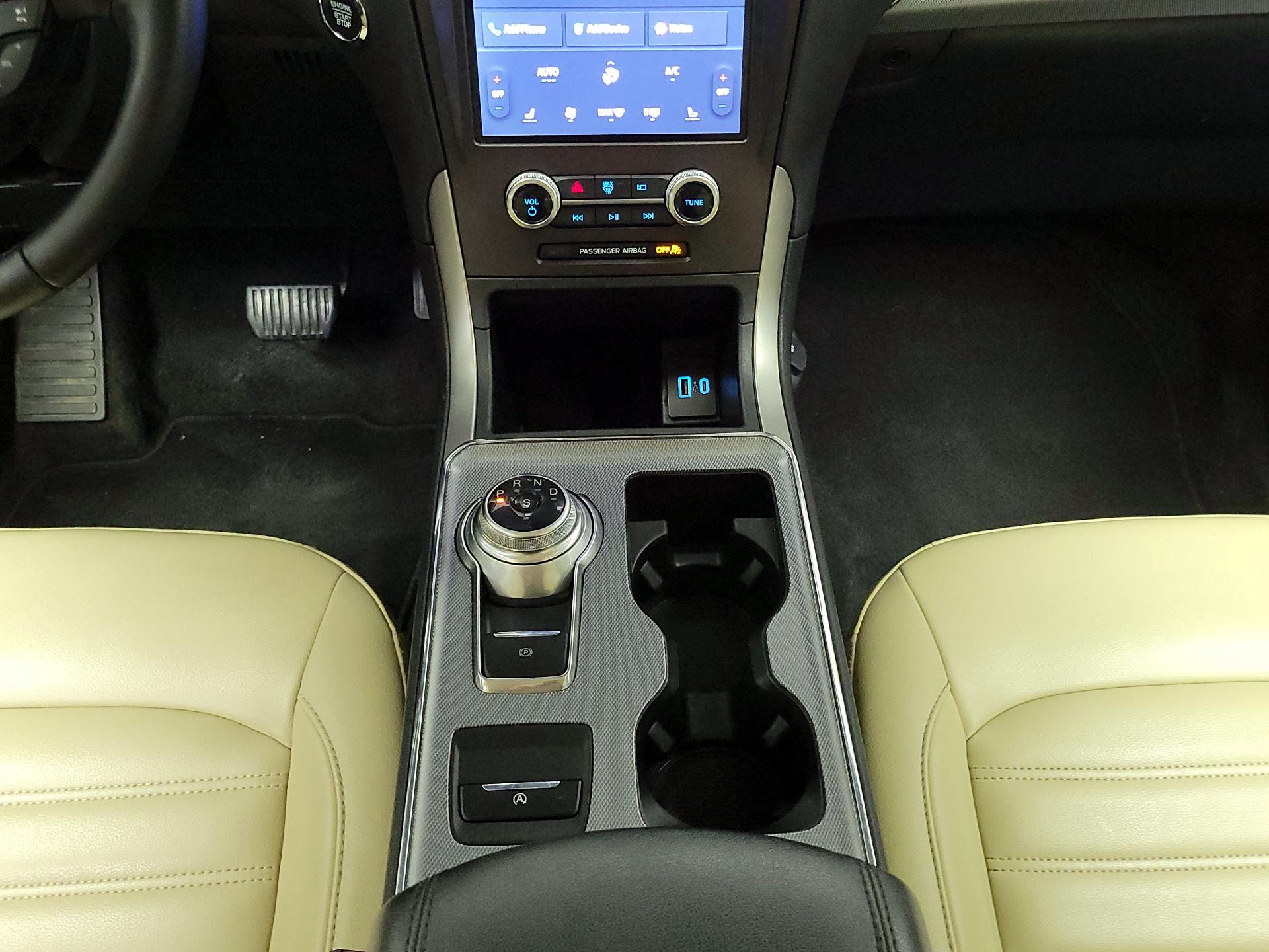 Thumbnail: 2021 Ford Edge - 17