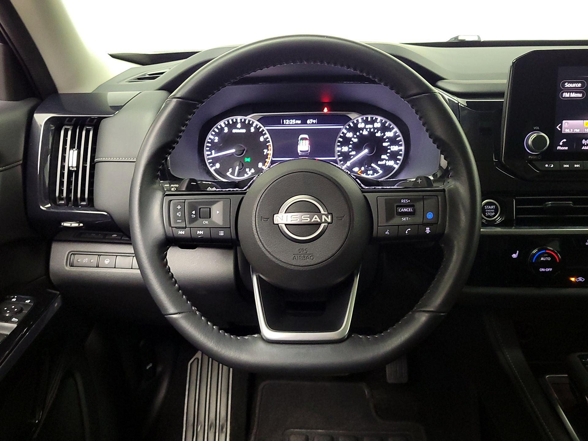 Thumbnail: 2022 Nissan Pathfinder - 10