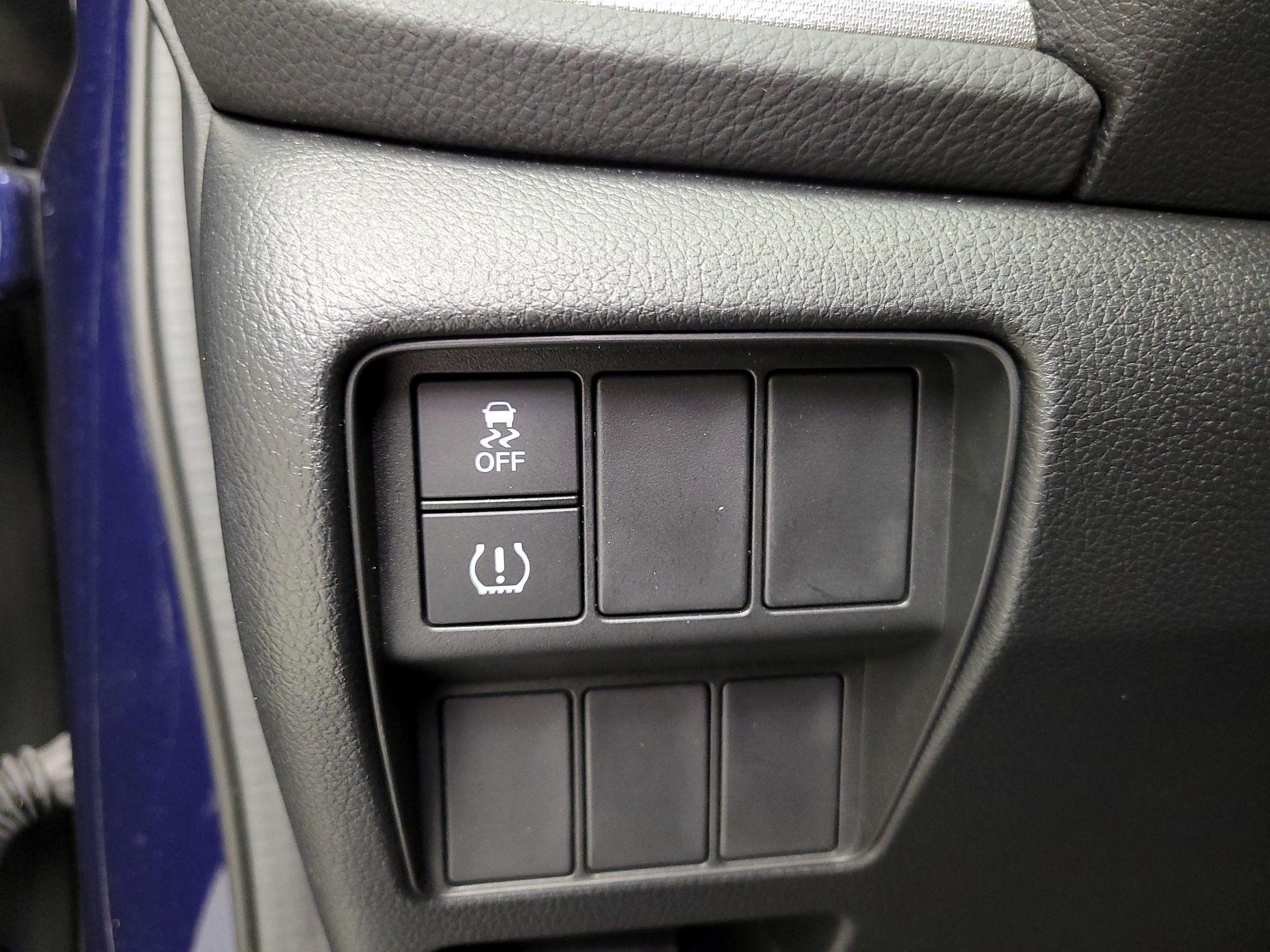 Thumbnail: 2017 Honda CR-V - 13
