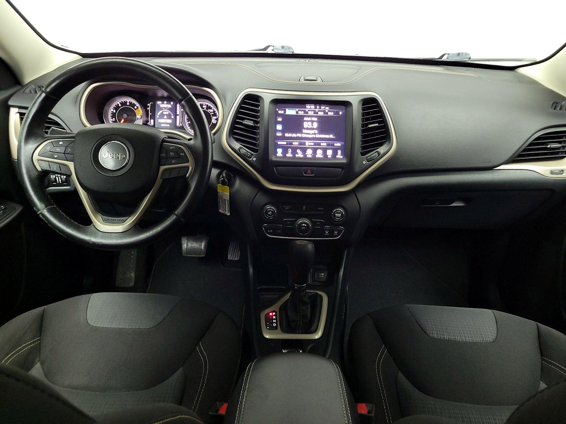 Thumbnail: 2016 Jeep Cherokee - 9