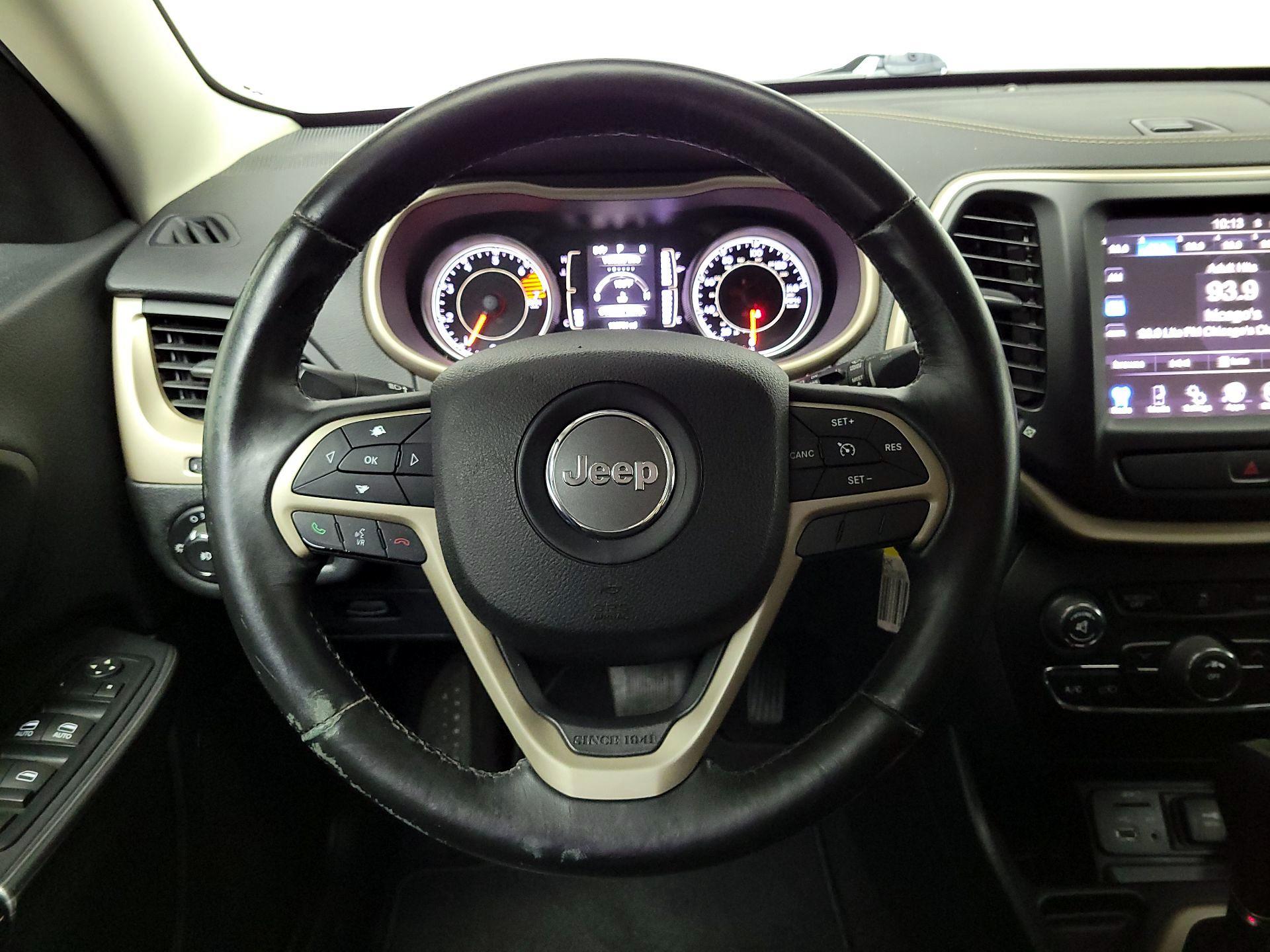 Thumbnail: 2016 Jeep Cherokee - 10