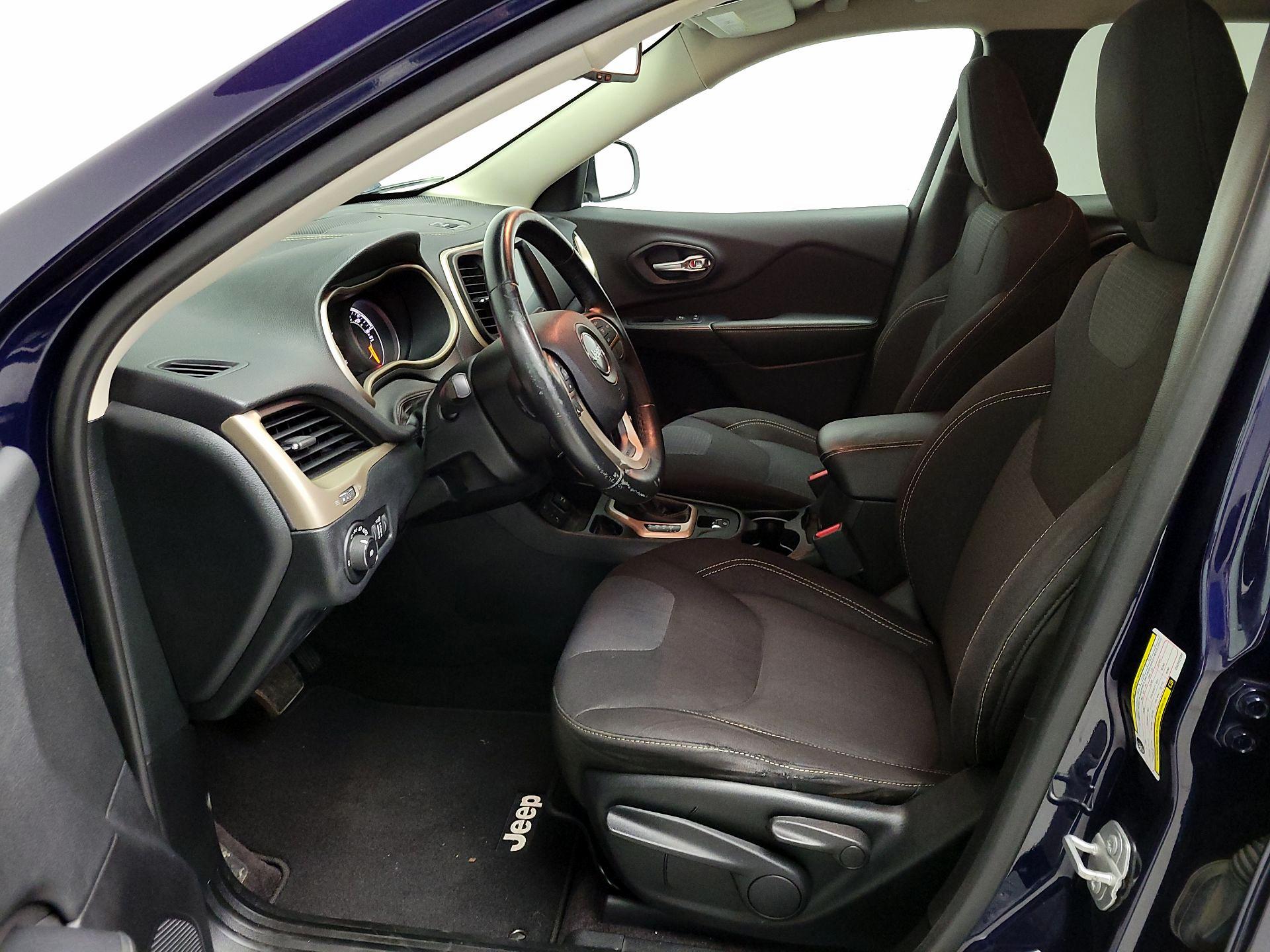 Thumbnail: 2016 Jeep Cherokee - 11