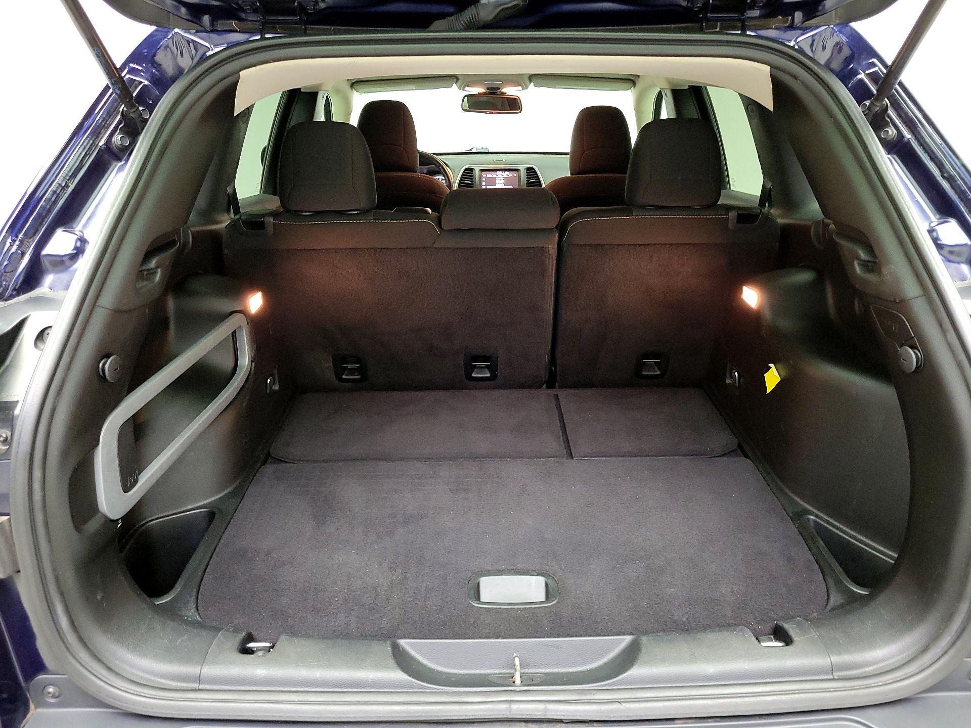 Thumbnail: 2016 Jeep Cherokee - 20