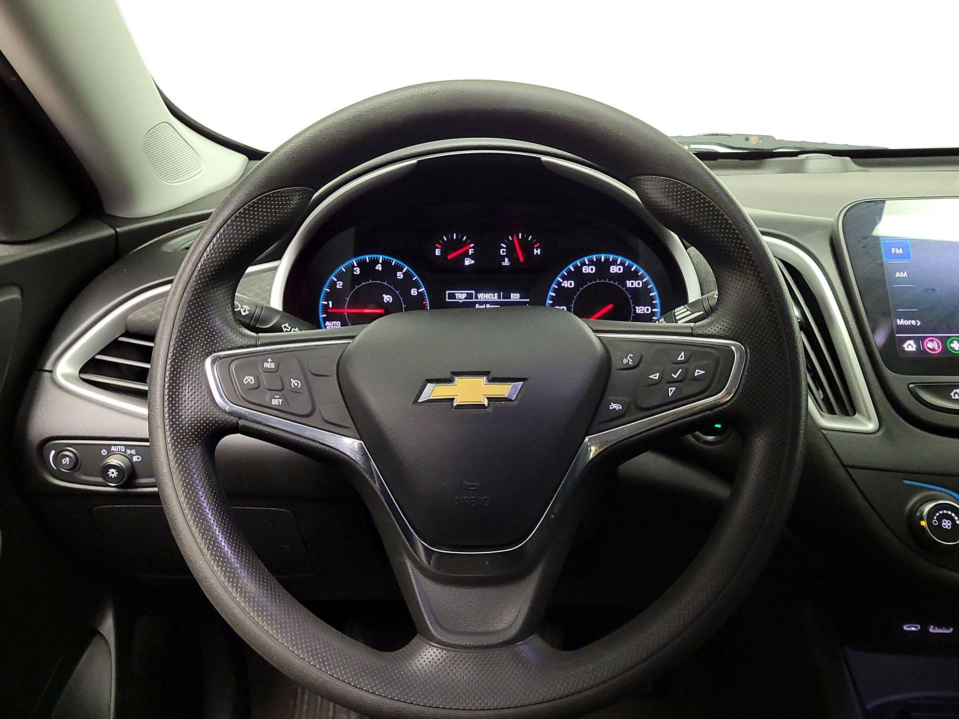 Thumbnail: 2020 Chevrolet Malibu - 10