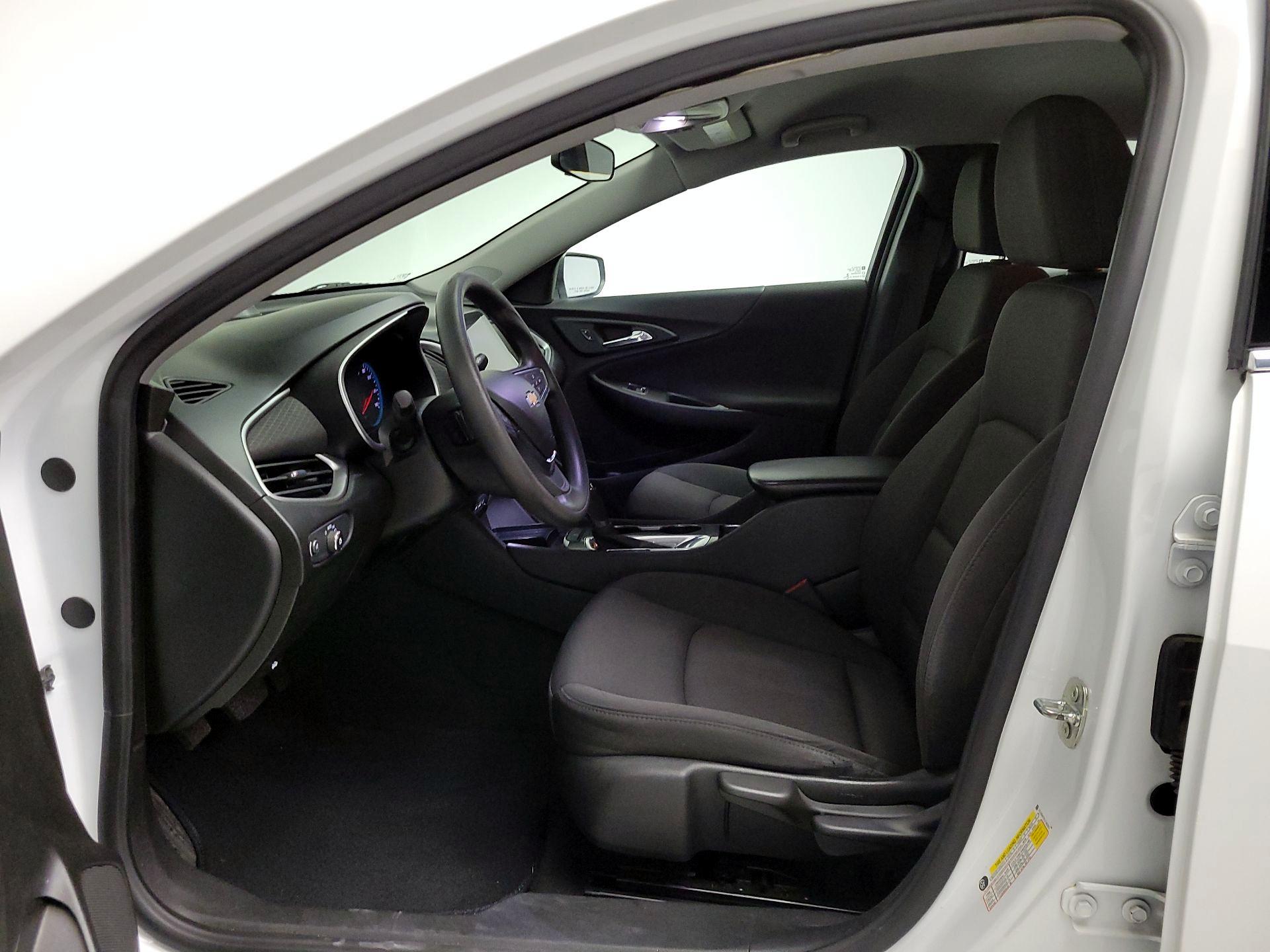 Thumbnail: 2020 Chevrolet Malibu - 11