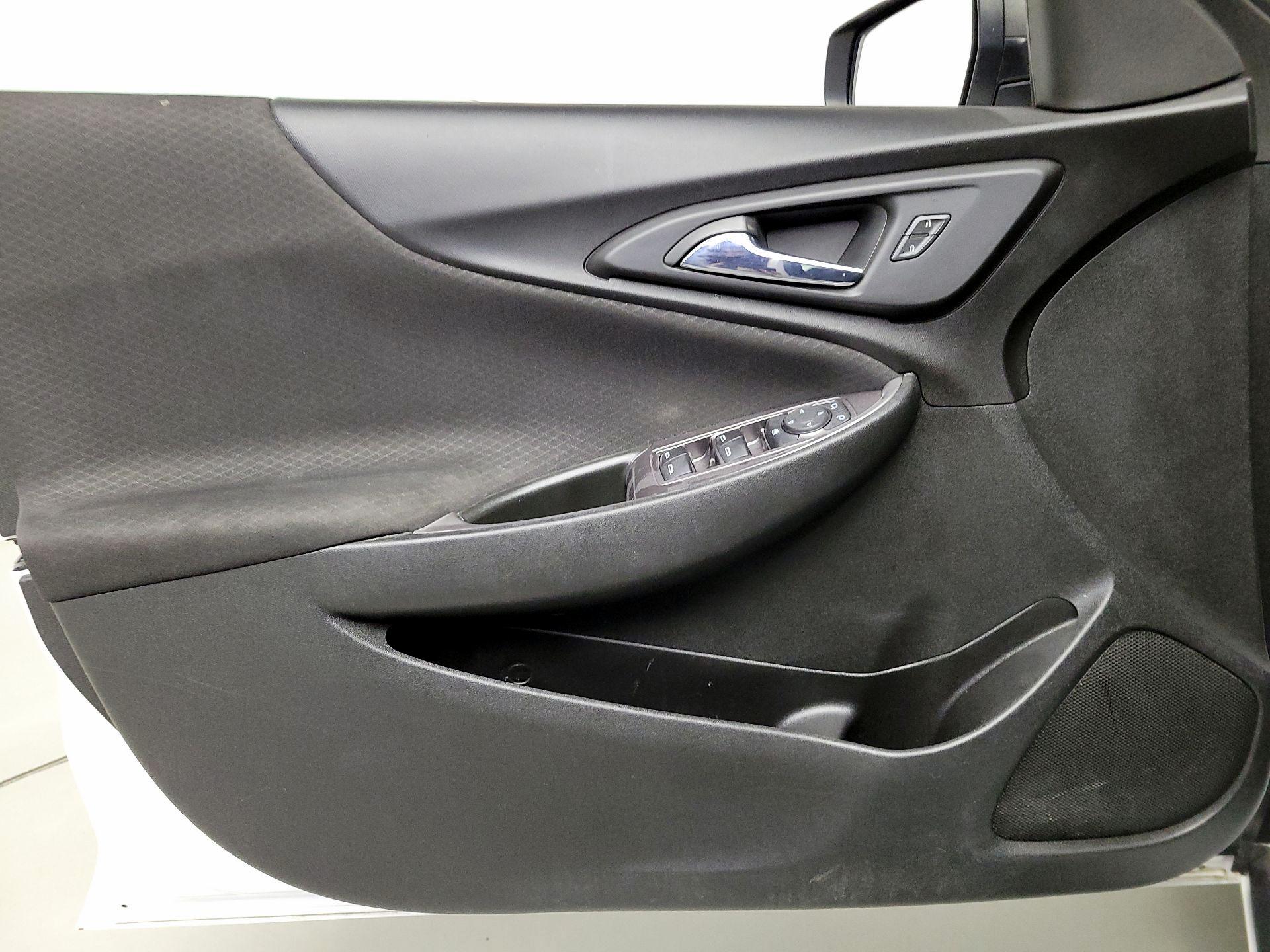 Thumbnail: 2020 Chevrolet Malibu - 12