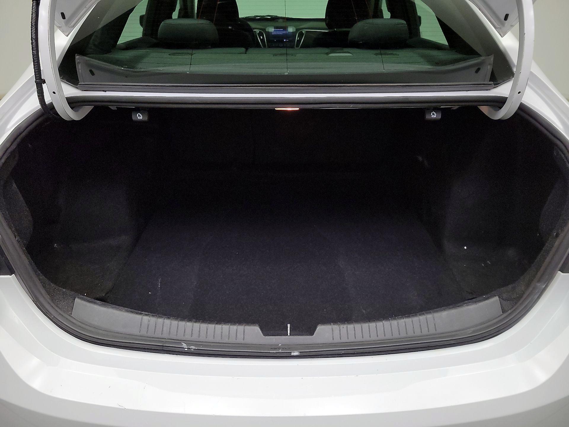 Thumbnail: 2020 Chevrolet Malibu - 20