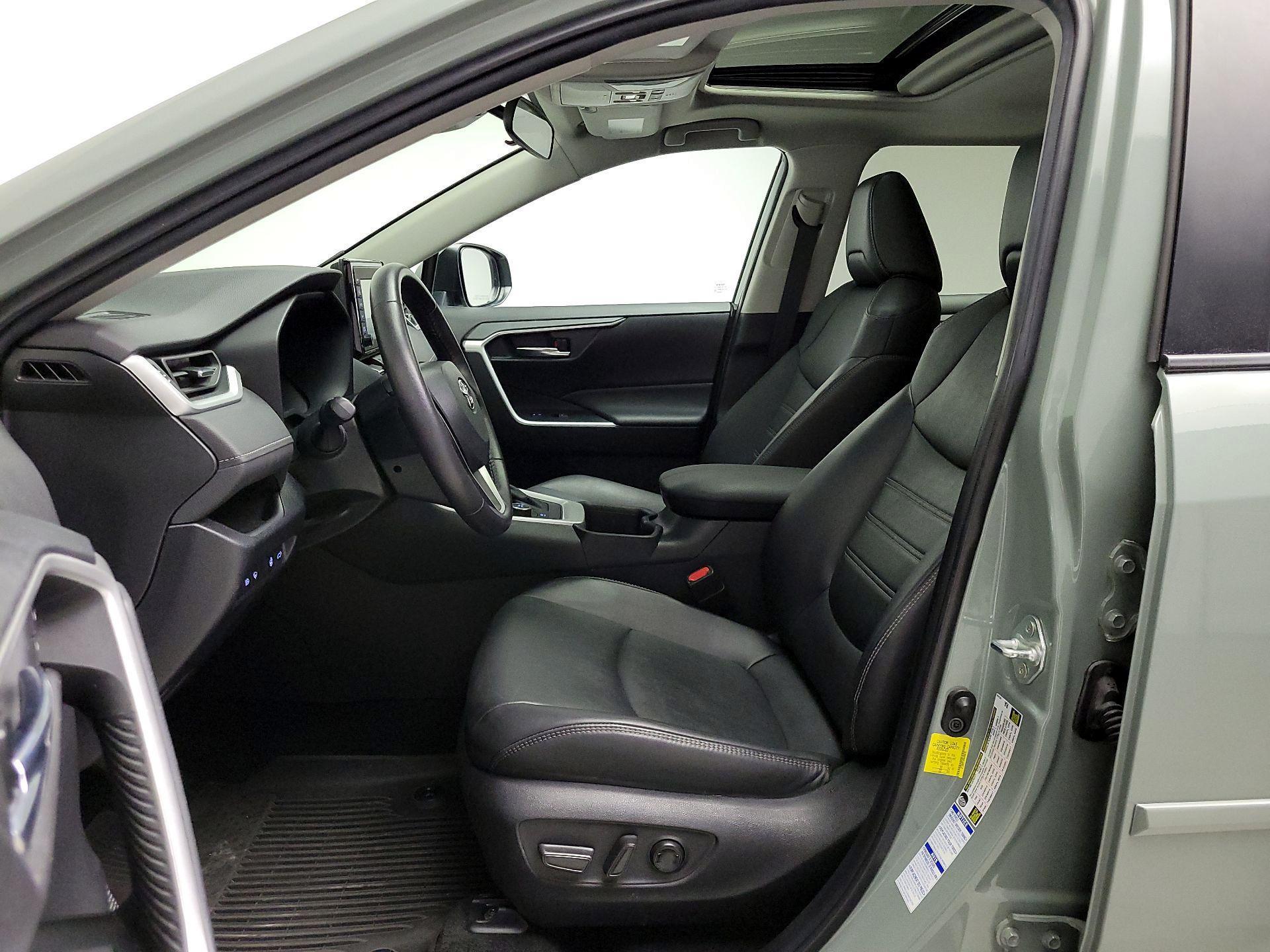 Thumbnail: 2022 Toyota RAV4 - 11