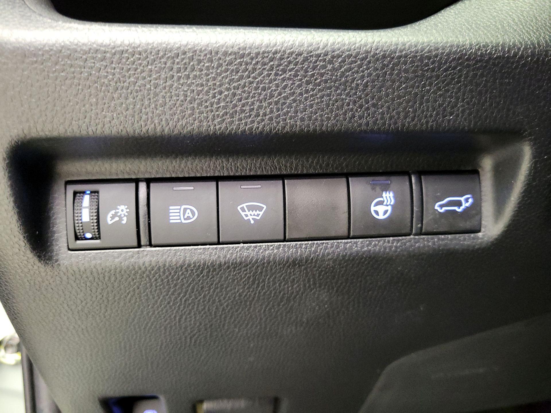 Thumbnail: 2022 Toyota RAV4 - 13