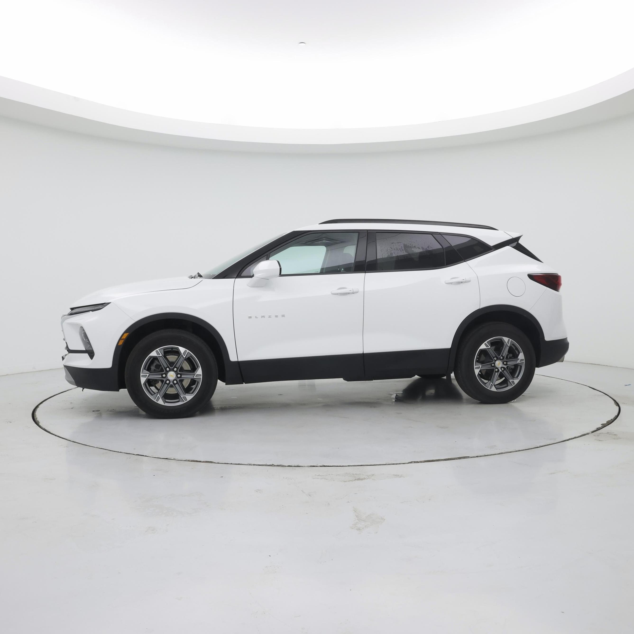 Thumbnail: 2023 Chevrolet Blazer - 3