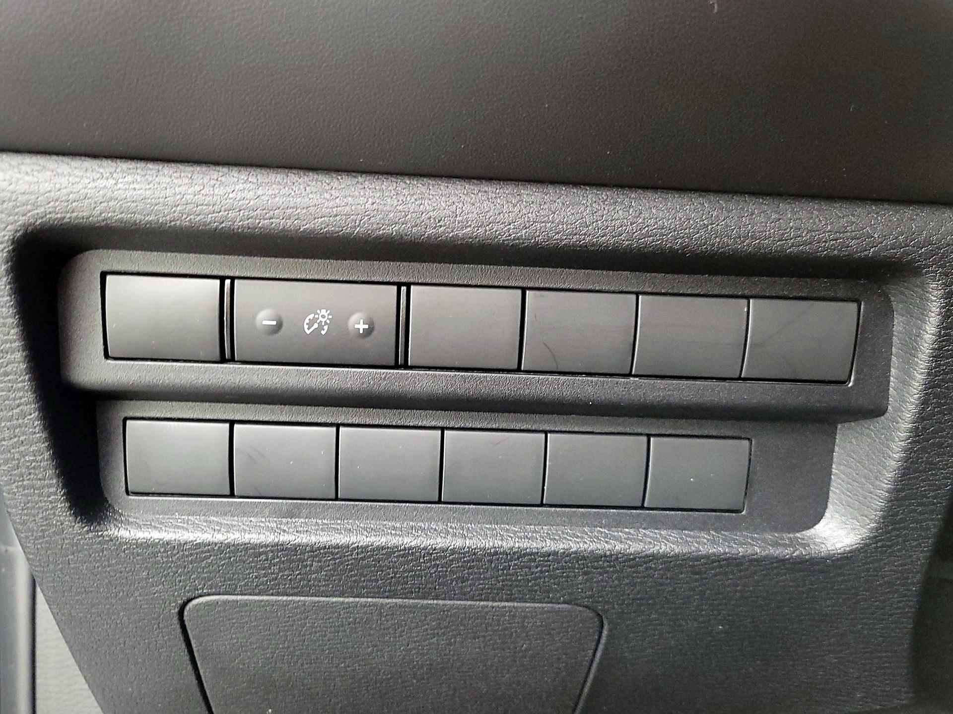 Thumbnail: 2023 Mitsubishi Outlander - 13