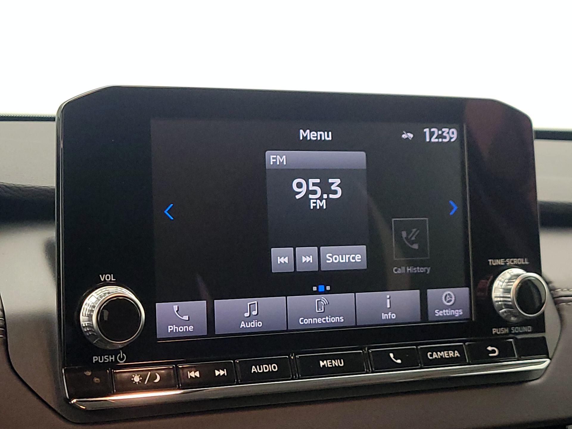 Thumbnail: 2023 Mitsubishi Outlander - 15