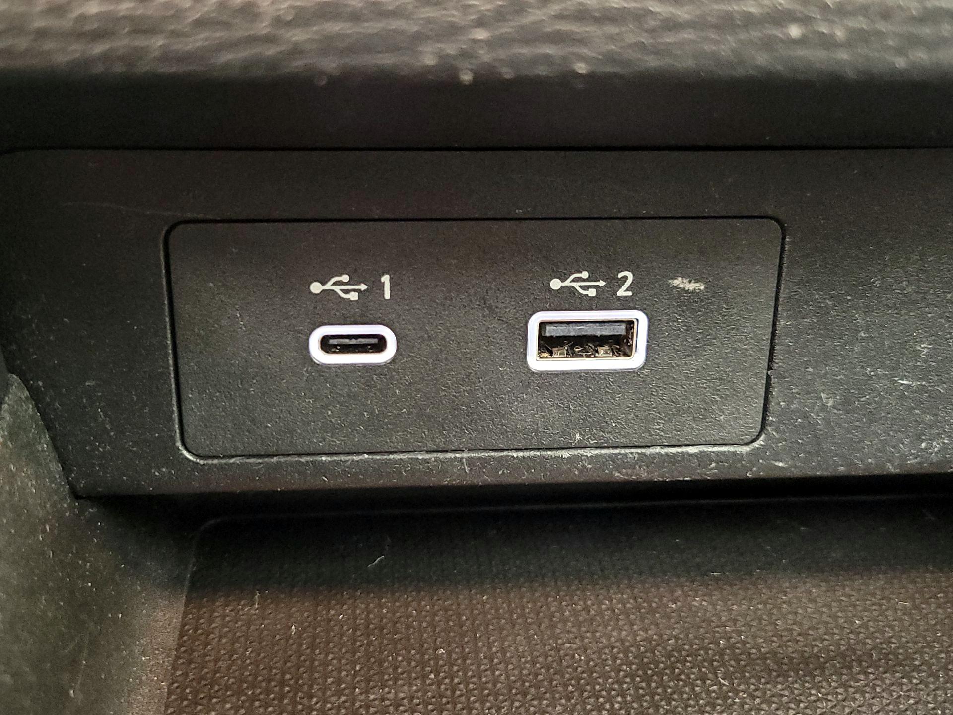 Thumbnail: 2023 Mitsubishi Outlander - 18