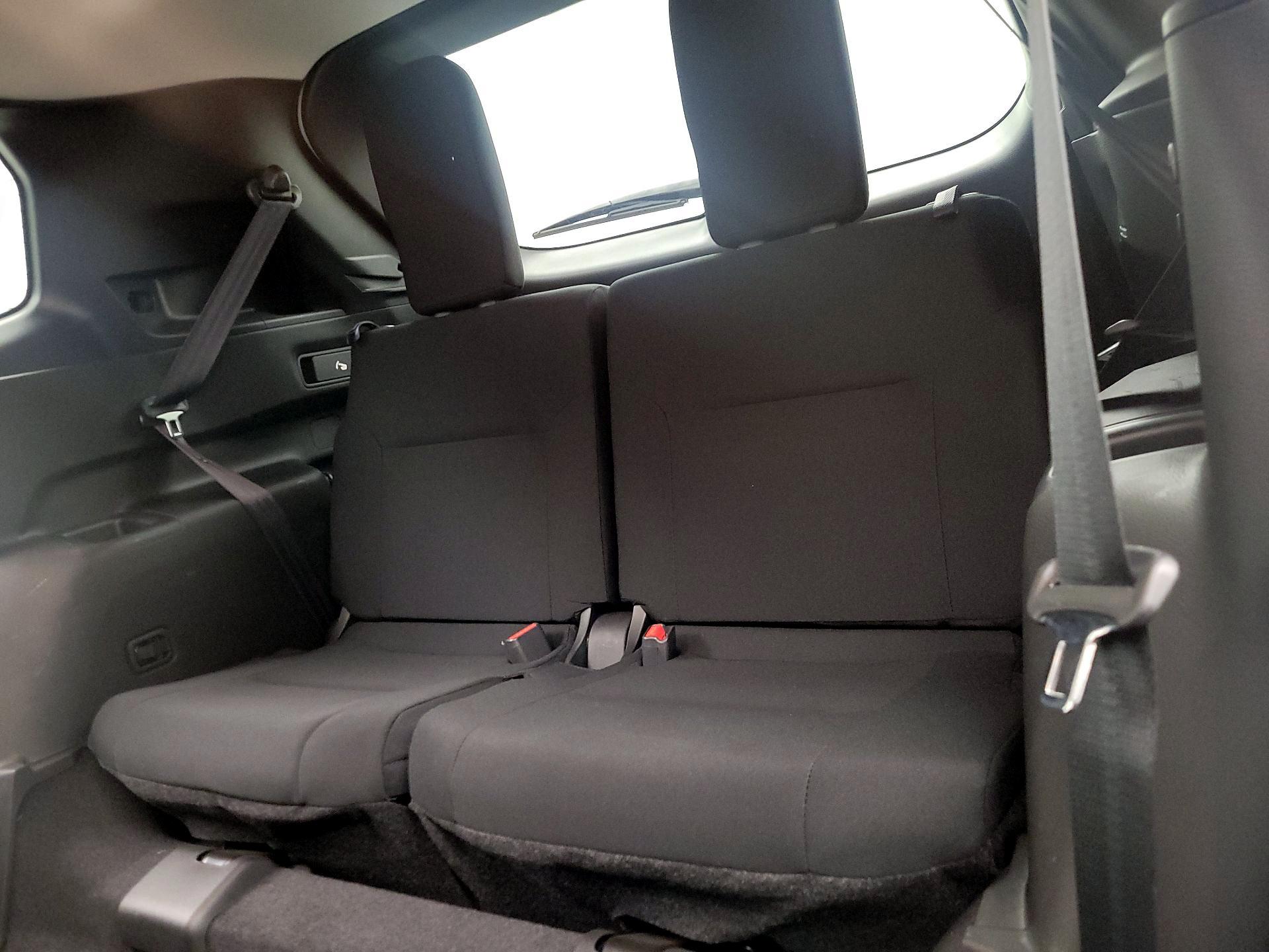 Thumbnail: 2023 Mitsubishi Outlander - 20