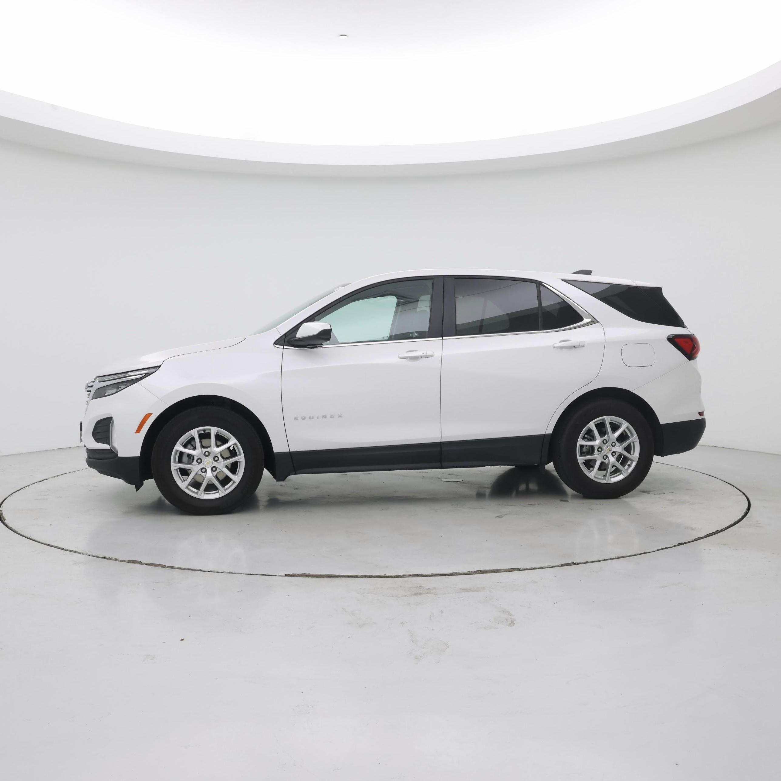 Thumbnail: 2022 Chevrolet Equinox - 3