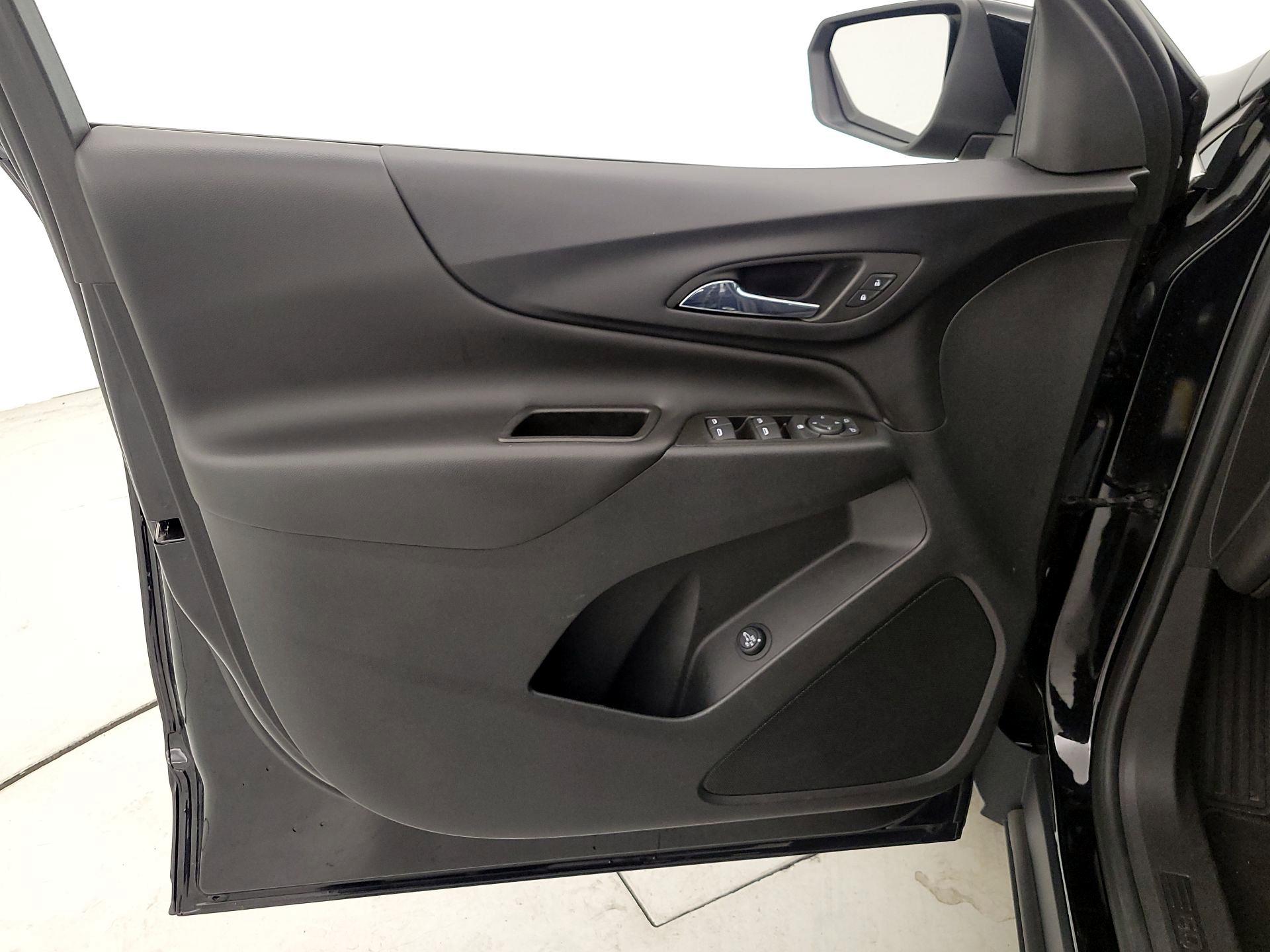 Thumbnail: 2022 Chevrolet Equinox - 12