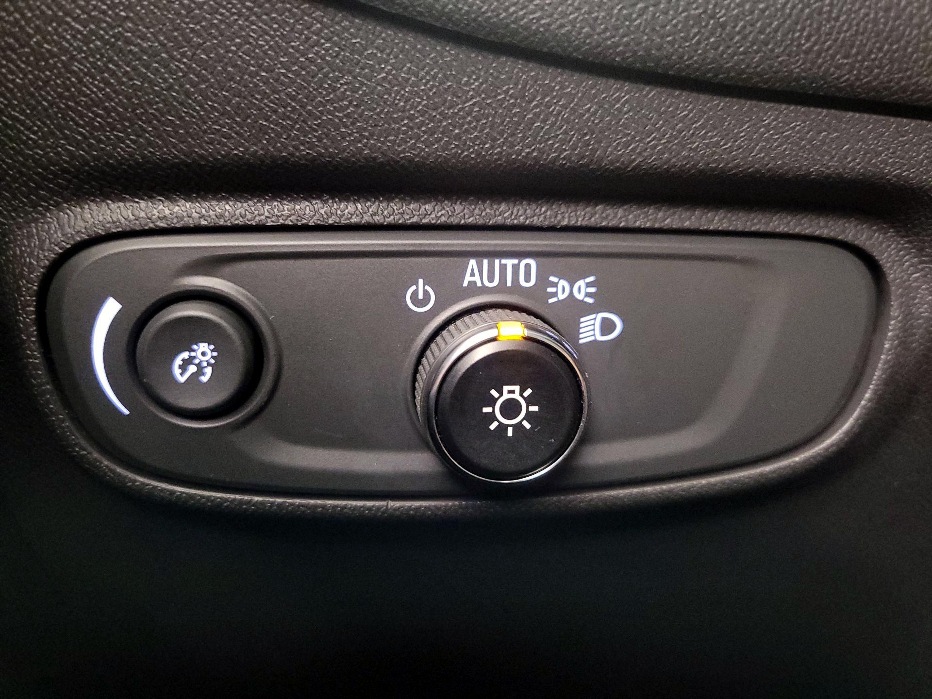 Thumbnail: 2022 Chevrolet Equinox - 13