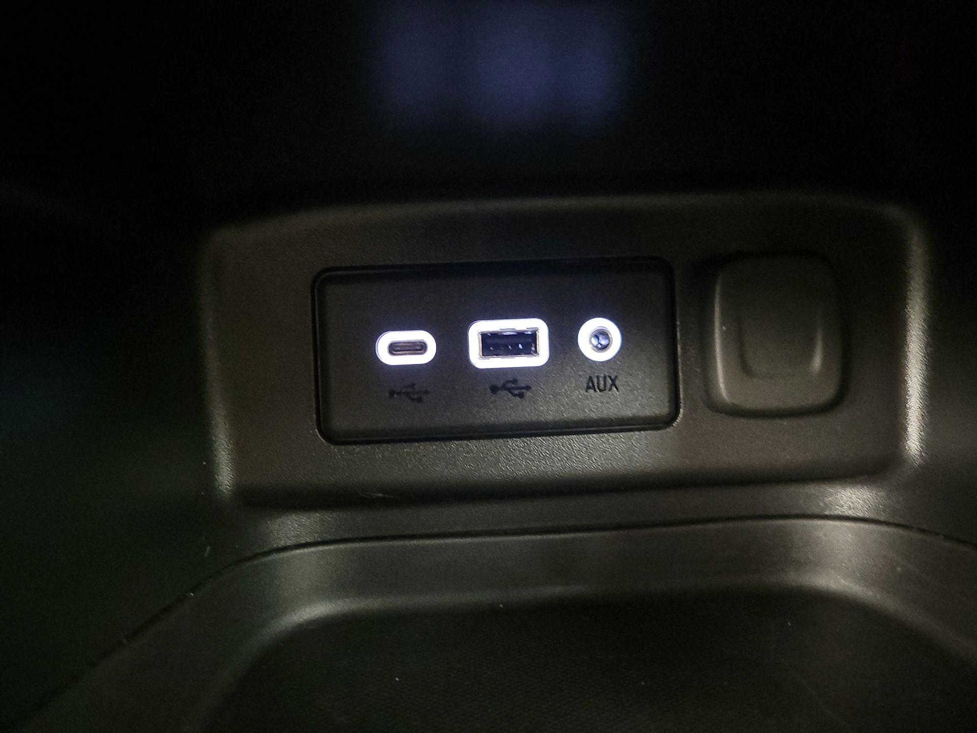 Thumbnail: 2022 Chevrolet Equinox - 18