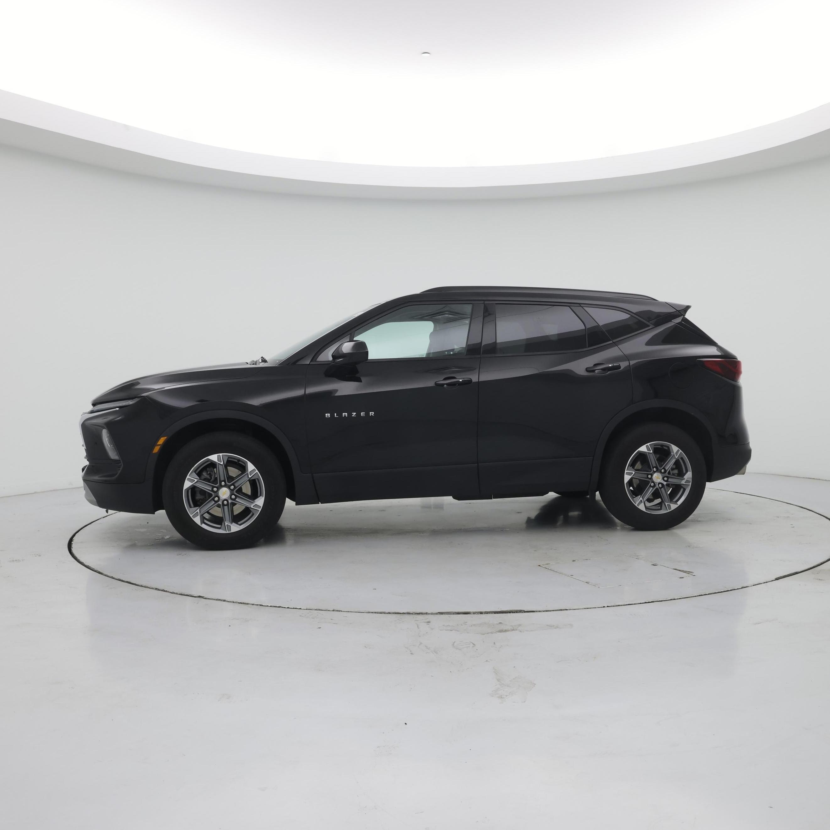 Thumbnail: 2023 Chevrolet Blazer - 3