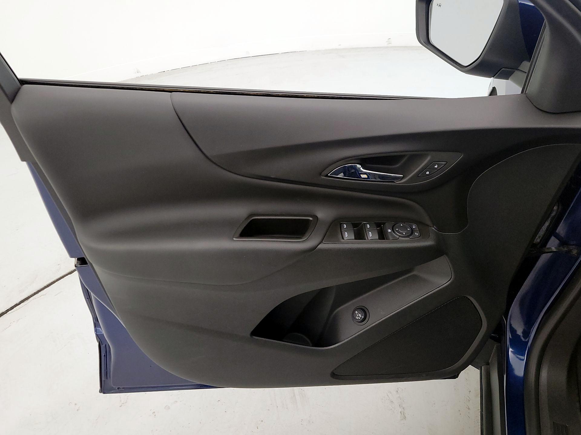 Thumbnail: 2022 Chevrolet Equinox - 12