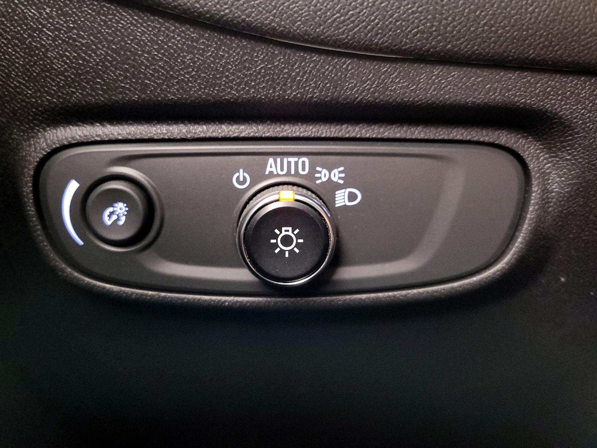 Thumbnail: 2022 Chevrolet Equinox - 13