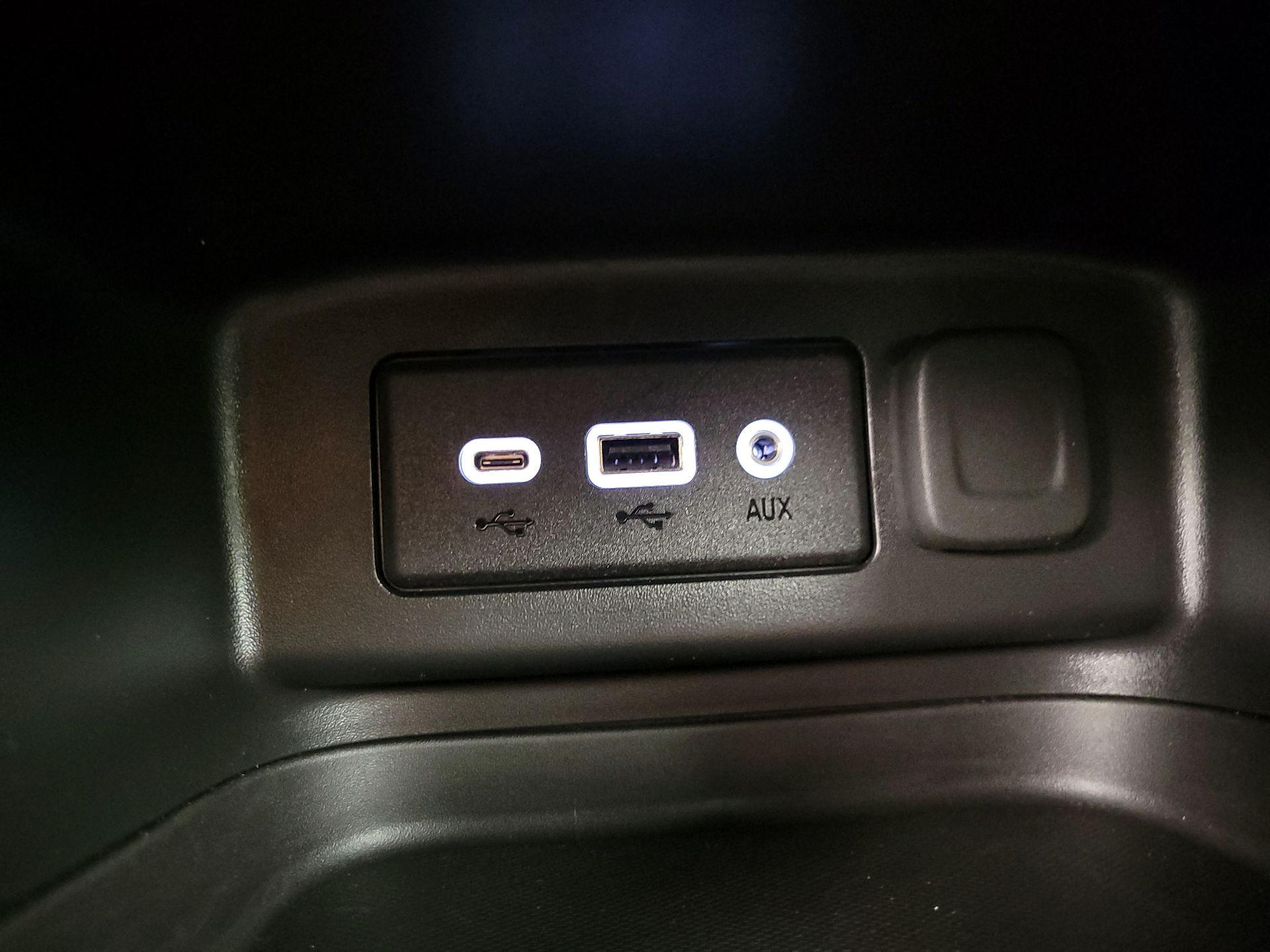 Thumbnail: 2022 Chevrolet Equinox - 18