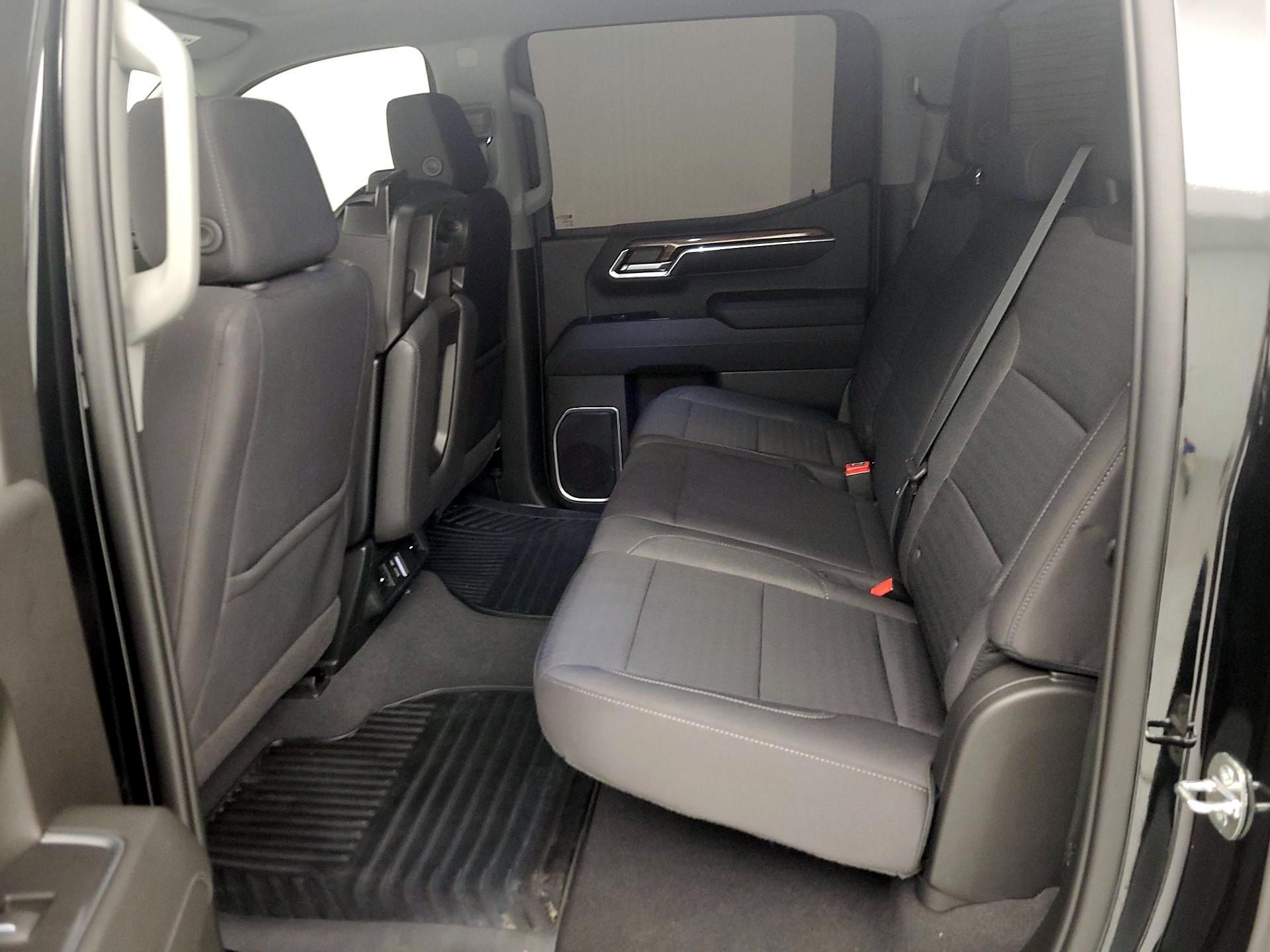 Thumbnail: 2022 Chevrolet Silverado 1500 - 18