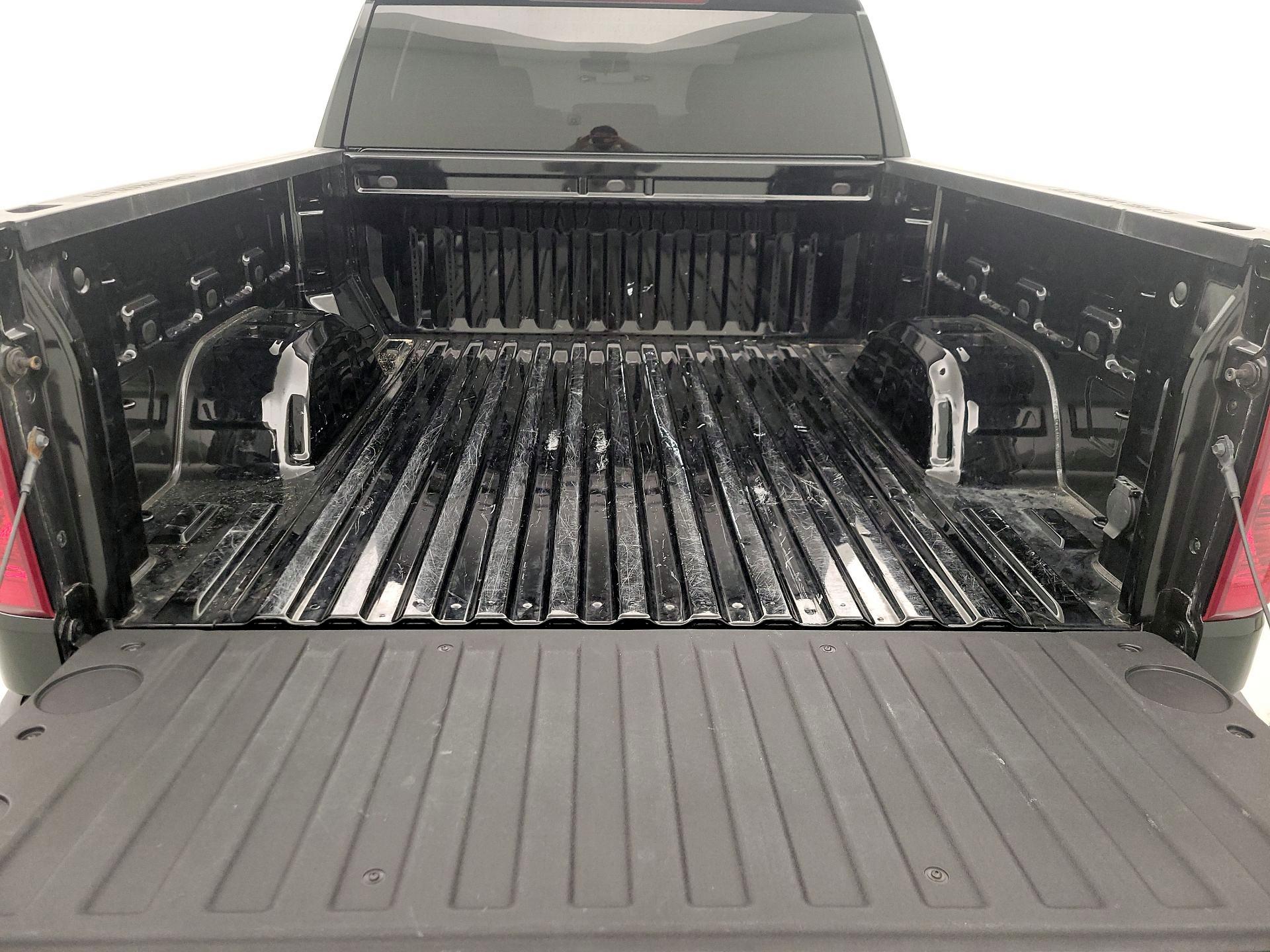 Thumbnail: 2022 Chevrolet Silverado 1500 - 19