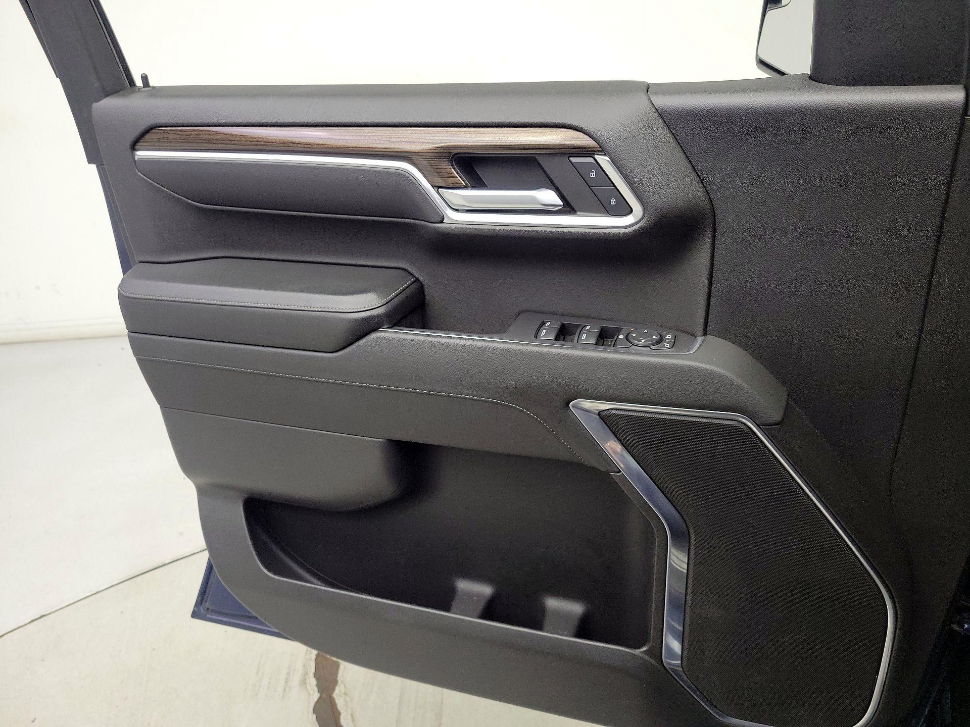 Thumbnail: 2022 Chevrolet Silverado 1500 - 12