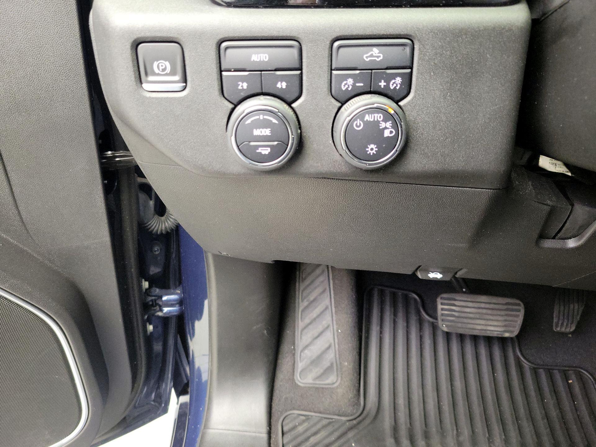 Thumbnail: 2022 Chevrolet Silverado 1500 - 13