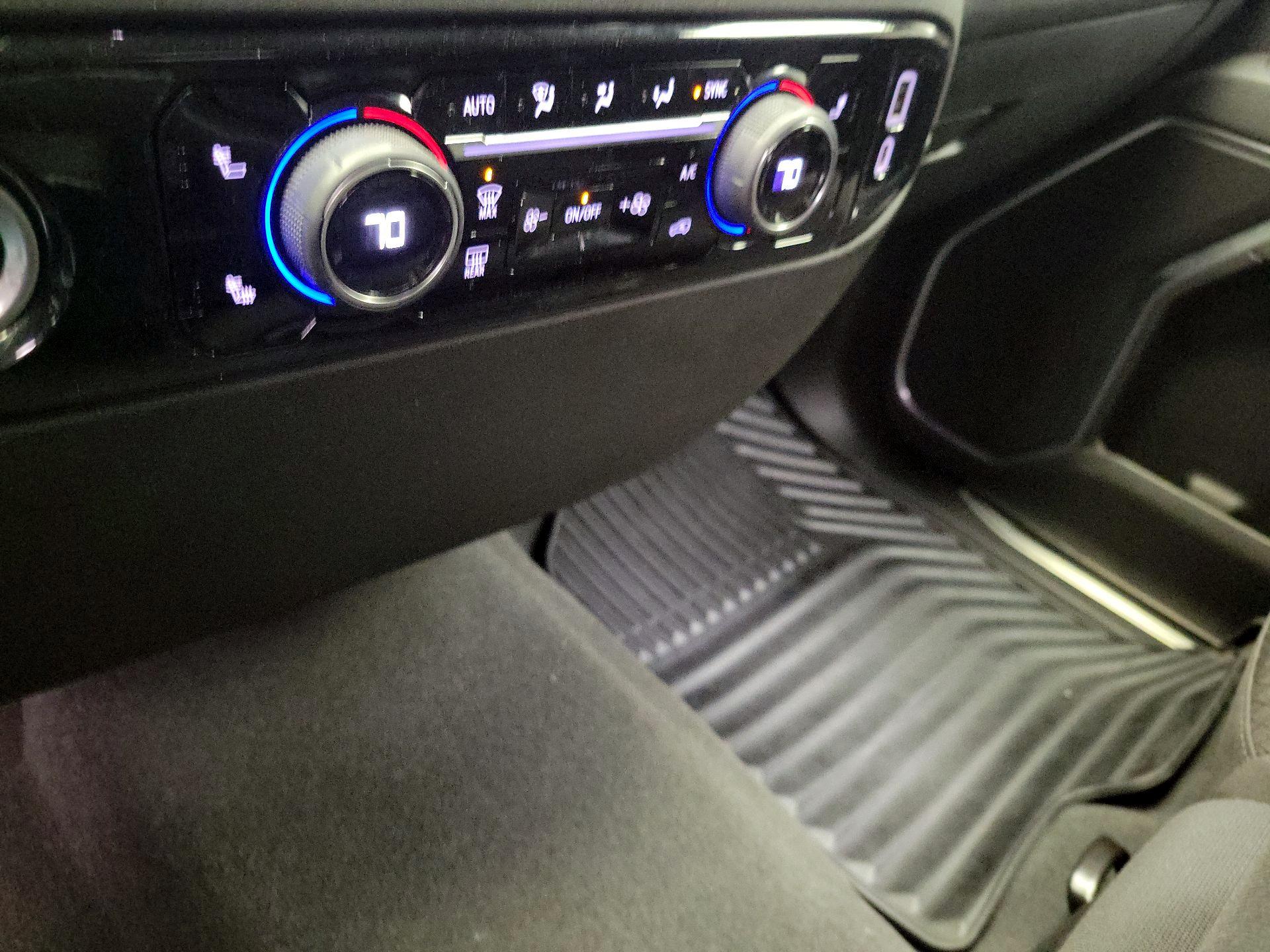 Thumbnail: 2022 Chevrolet Silverado 1500 - 17