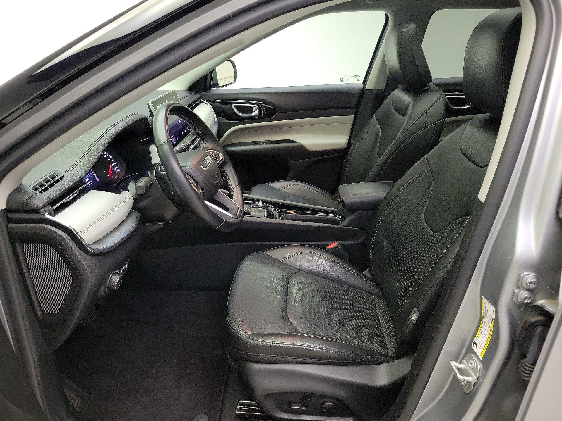 Thumbnail: 2022 Jeep Compass - 11