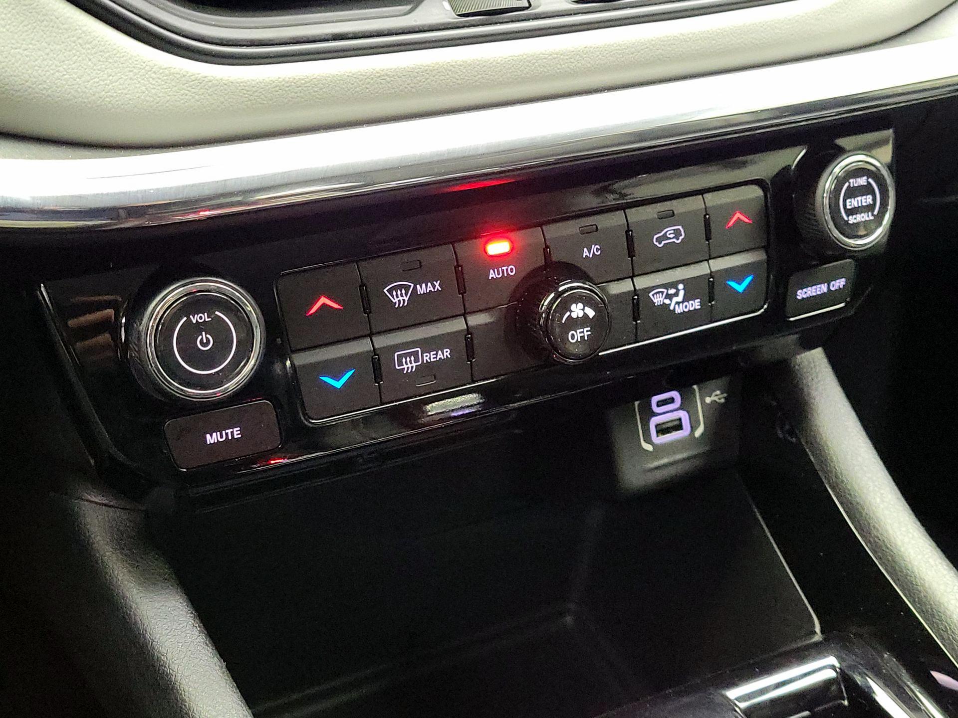 Thumbnail: 2022 Jeep Compass - 16