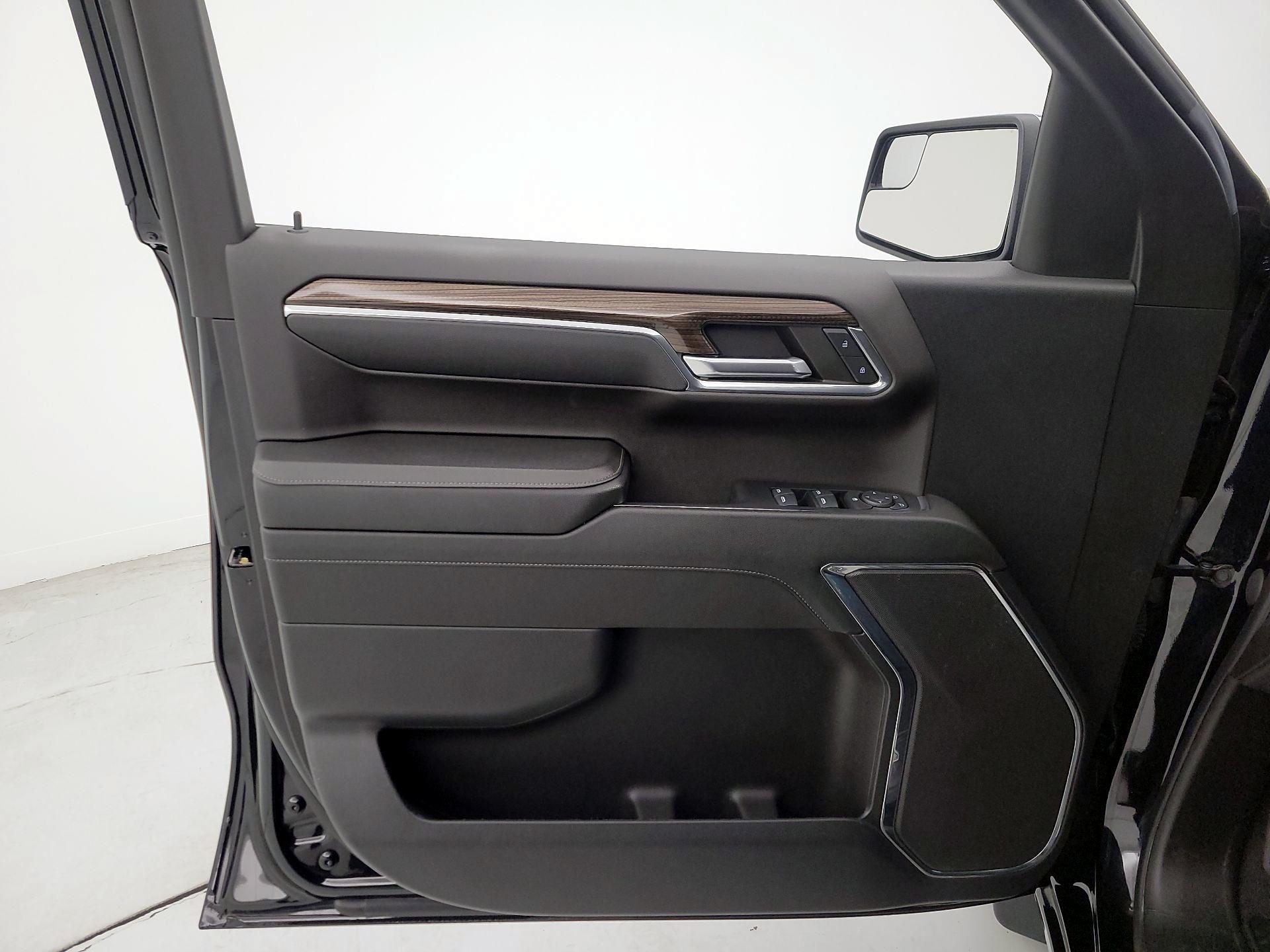 Thumbnail: 2023 Chevrolet Silverado 1500 - 12