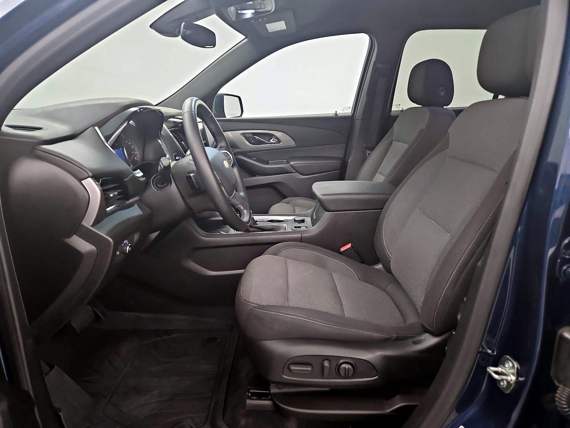 Thumbnail: 2023 Chevrolet Traverse - 11