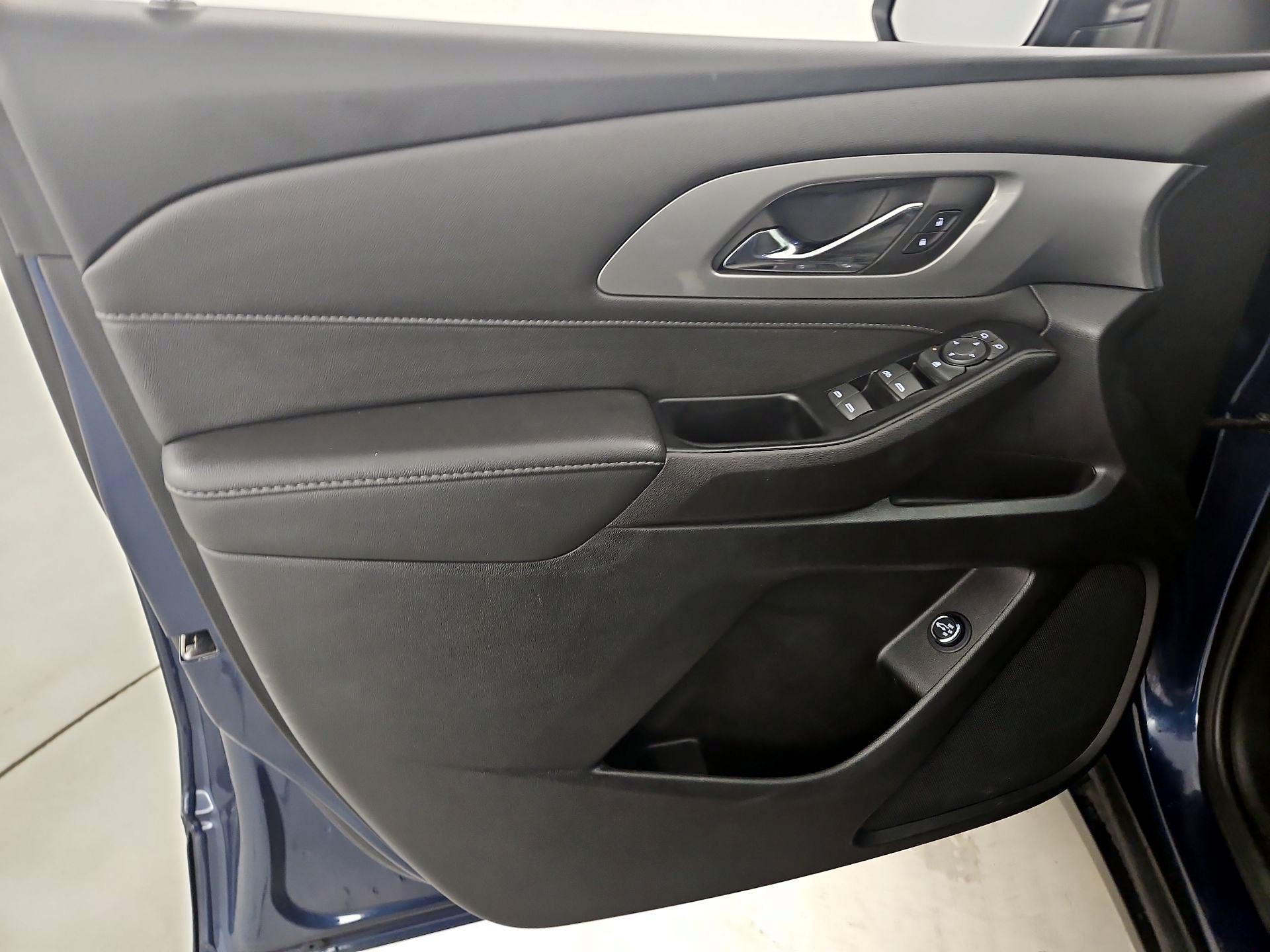 Thumbnail: 2023 Chevrolet Traverse - 12