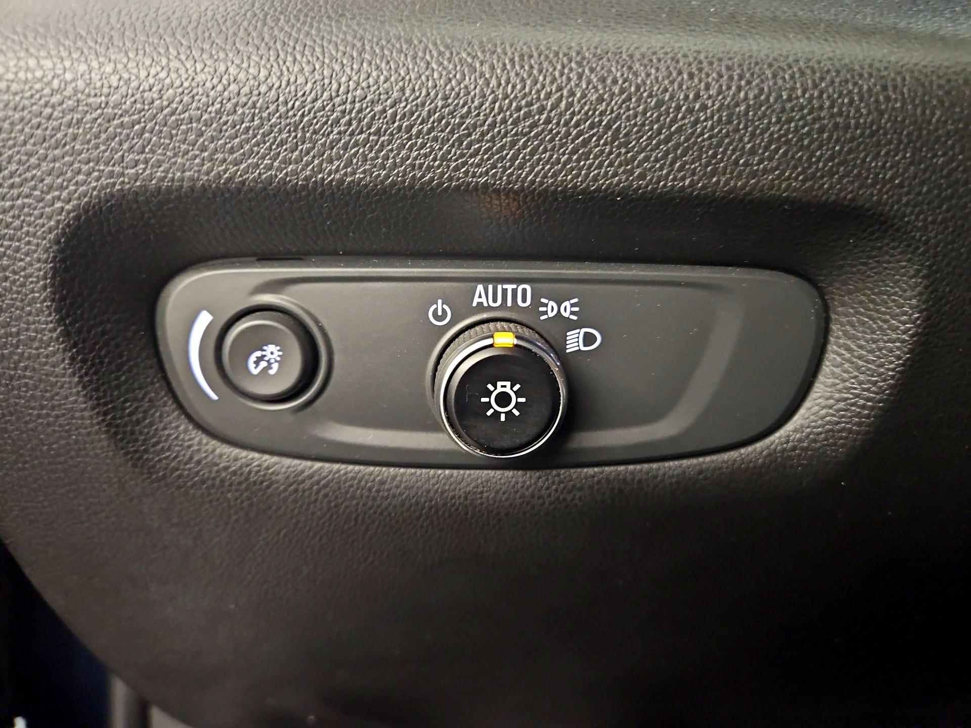 Thumbnail: 2023 Chevrolet Traverse - 13