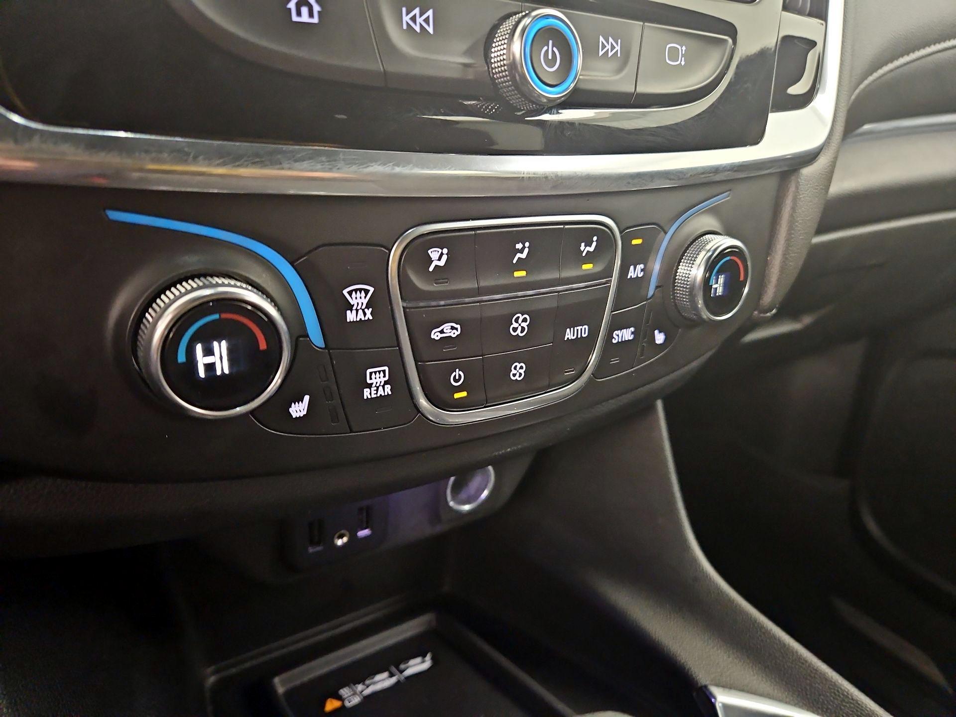 Thumbnail: 2023 Chevrolet Traverse - 16