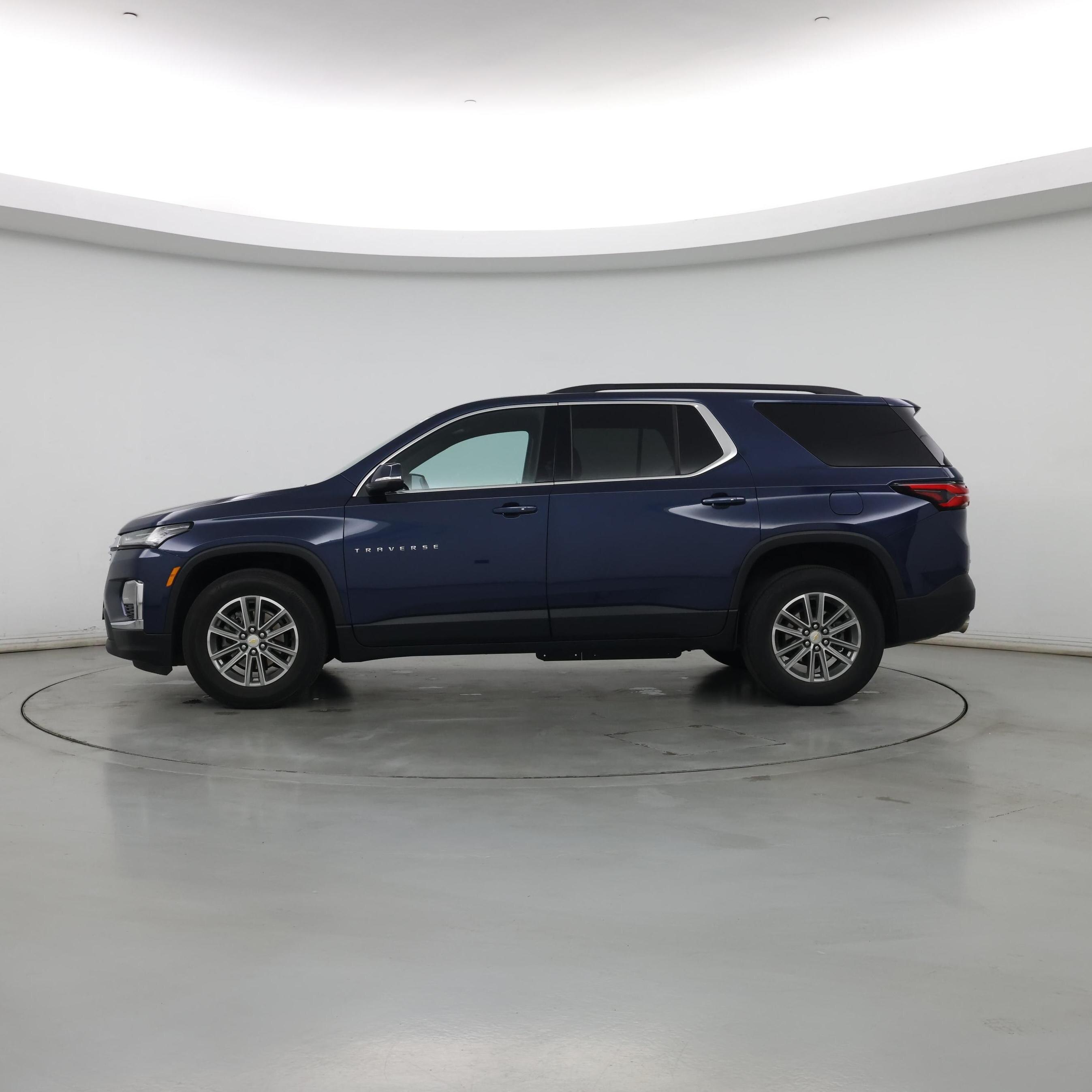 Thumbnail: 2023 Chevrolet Traverse - 3