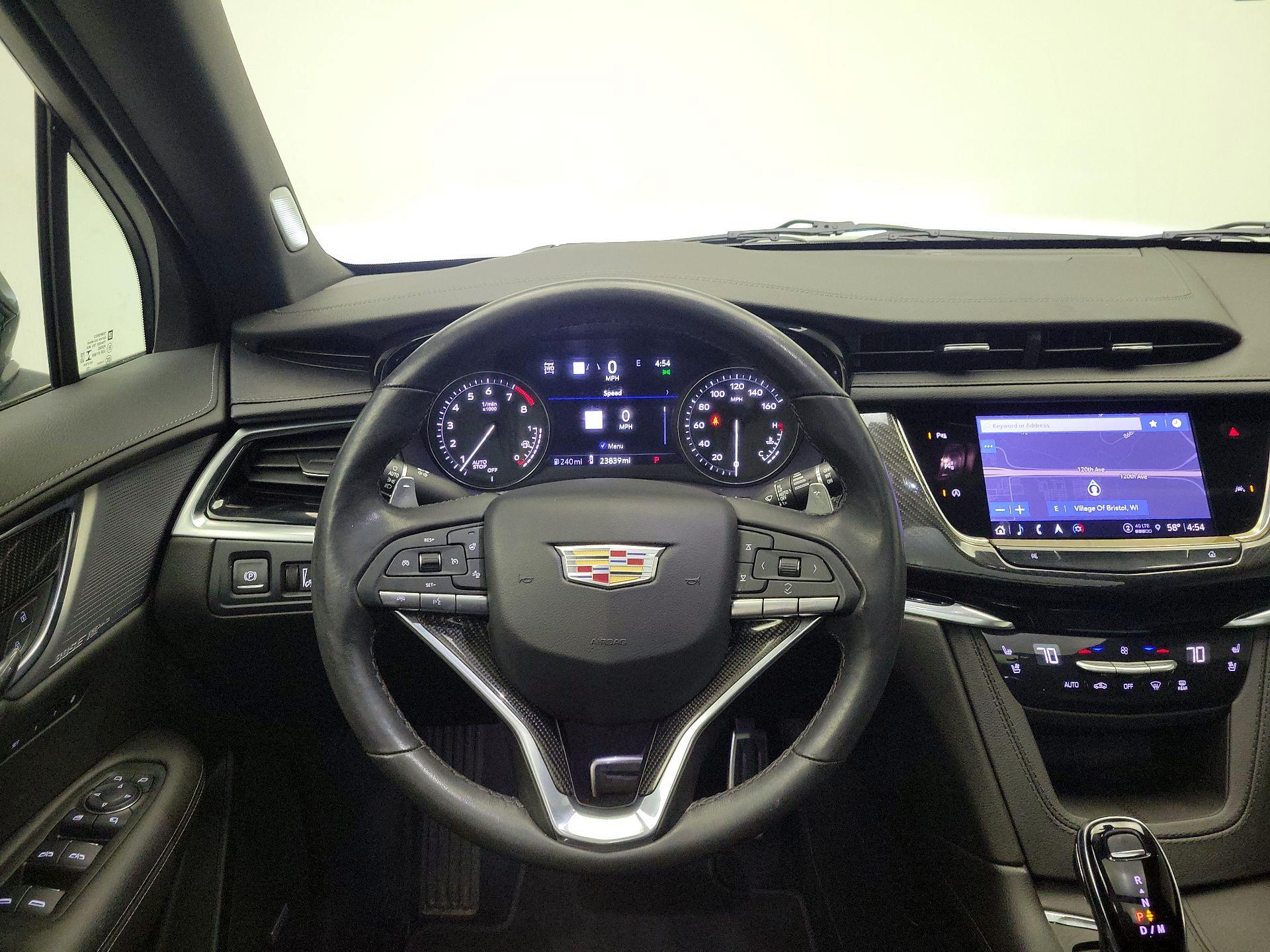 Thumbnail: 2023 Cadillac XT6 - 10