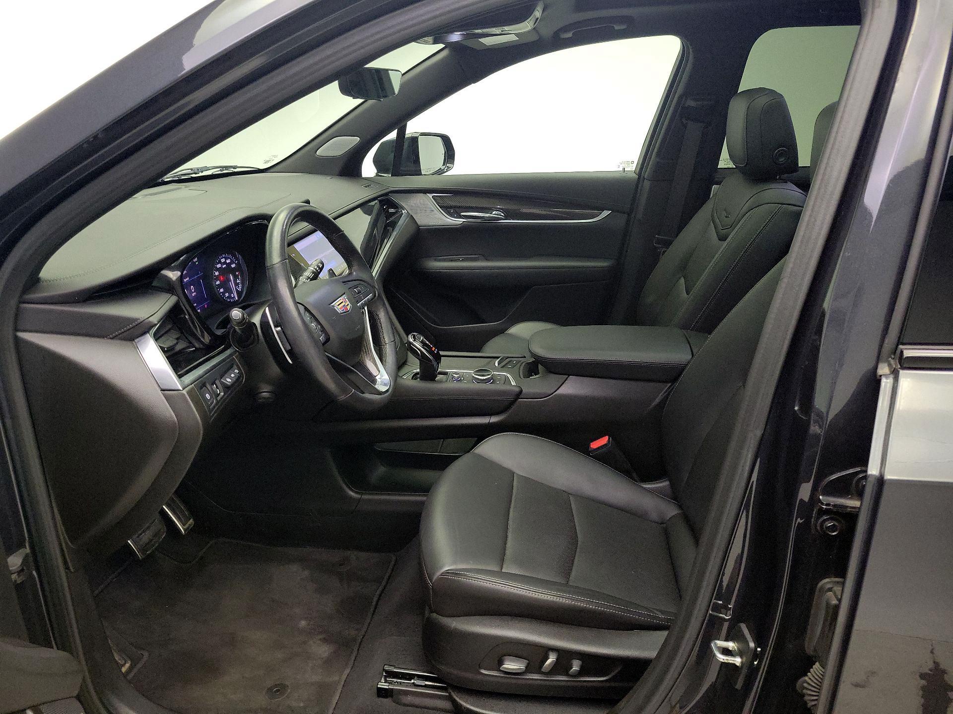 Thumbnail: 2023 Cadillac XT6 - 11