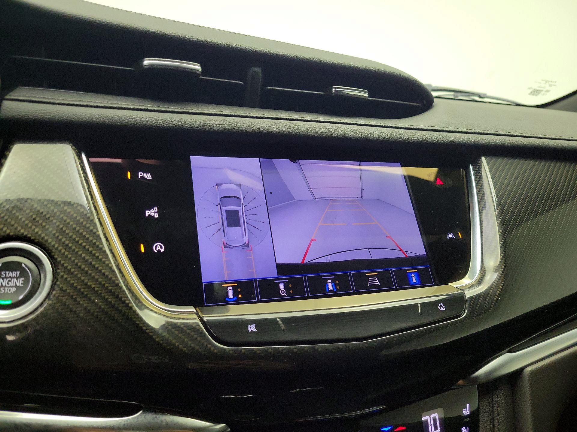 Thumbnail: 2023 Cadillac XT6 - 15