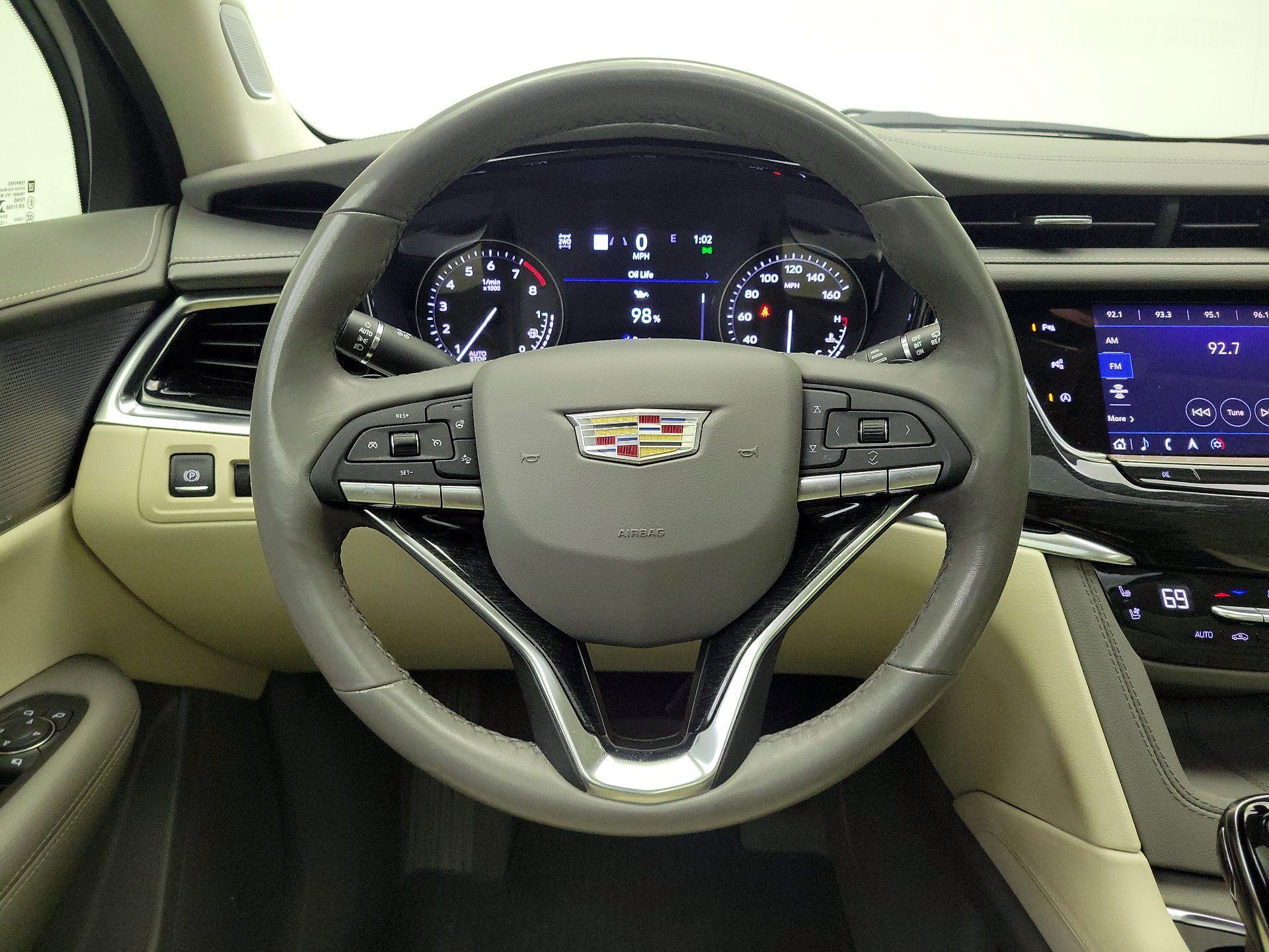 Thumbnail: 2023 Cadillac XT6 - 10