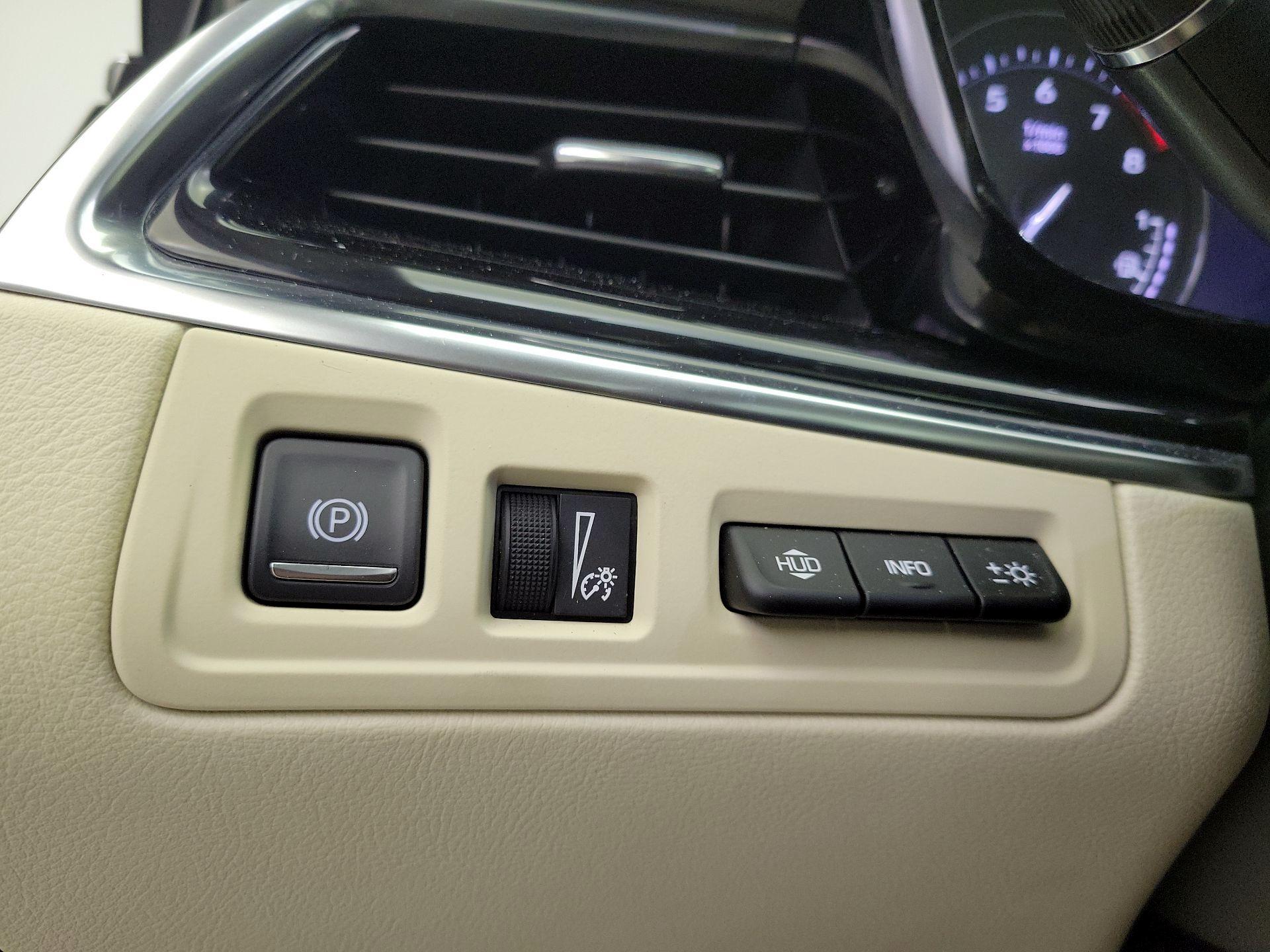 Thumbnail: 2023 Cadillac XT6 - 13