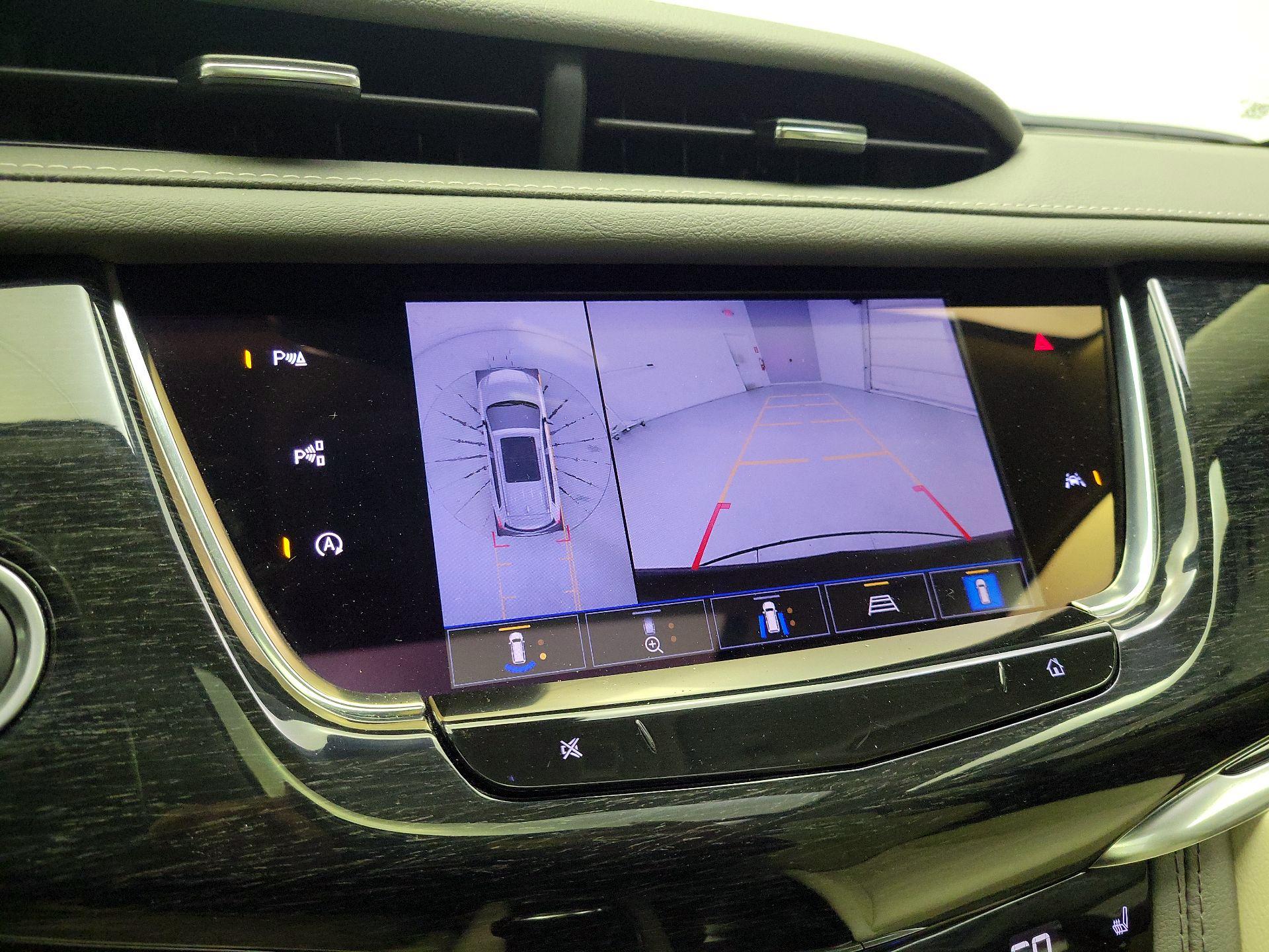 Thumbnail: 2023 Cadillac XT6 - 15