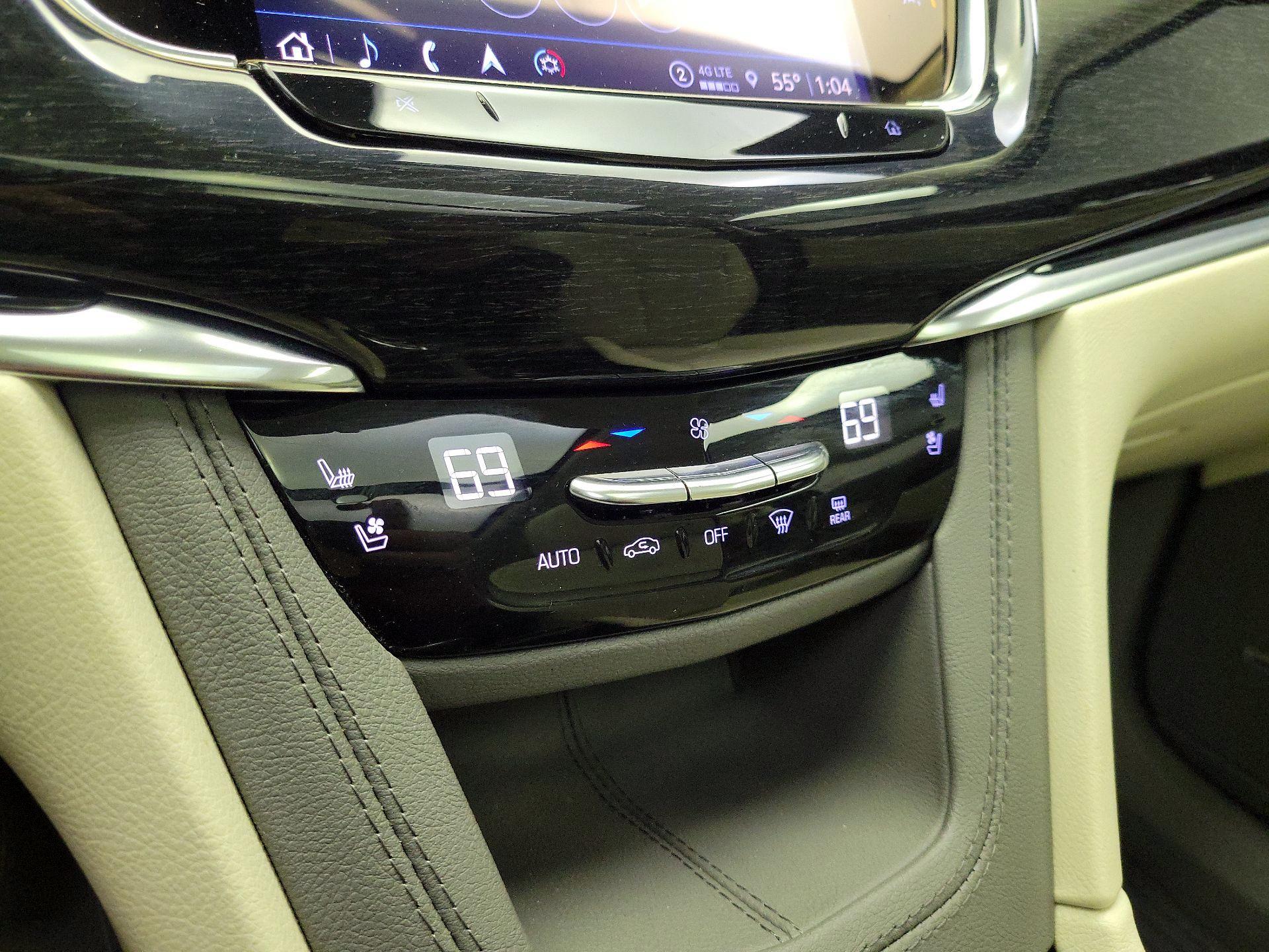 Thumbnail: 2023 Cadillac XT6 - 17