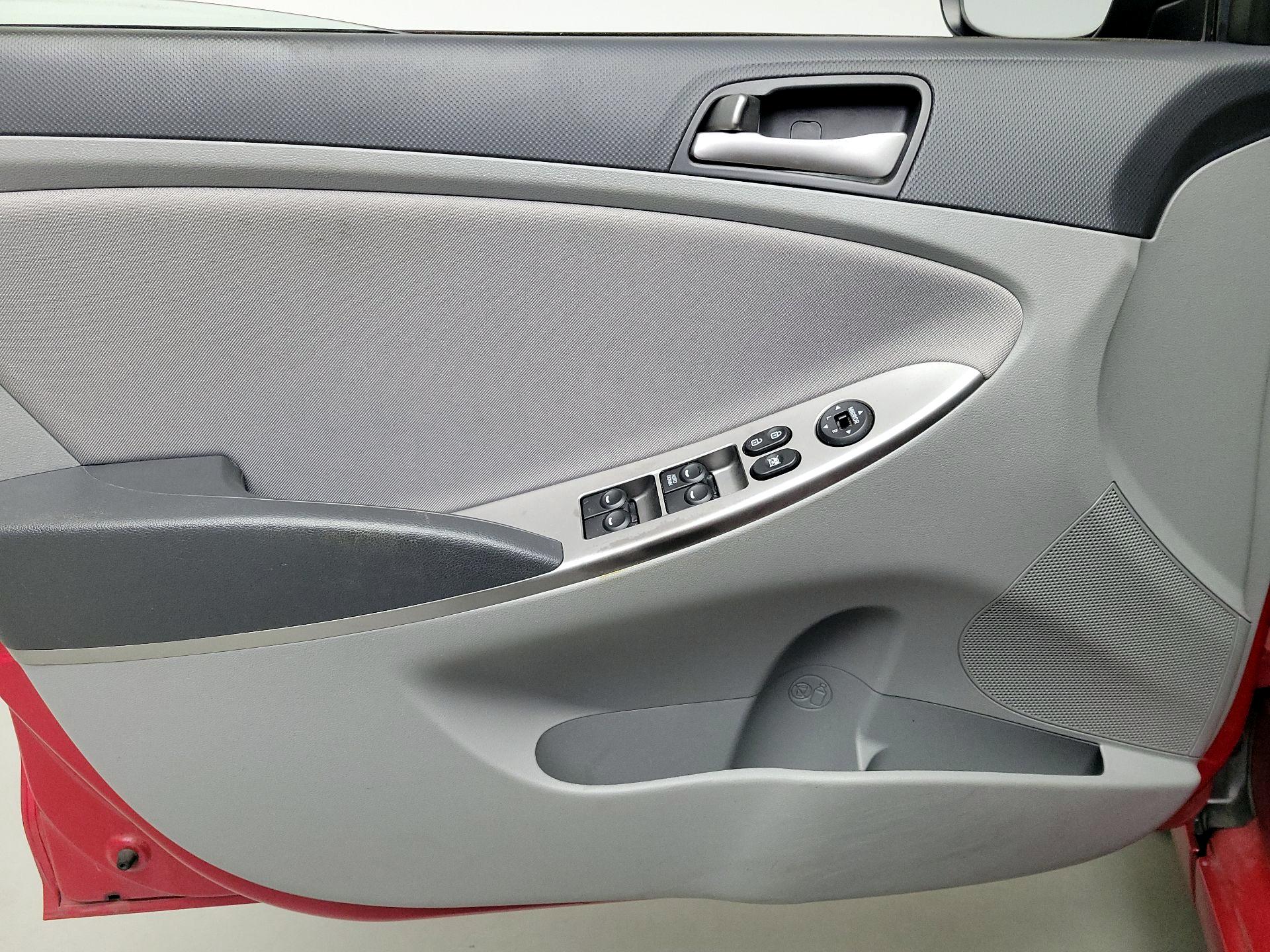 Thumbnail: 2016 Hyundai Accent - 12