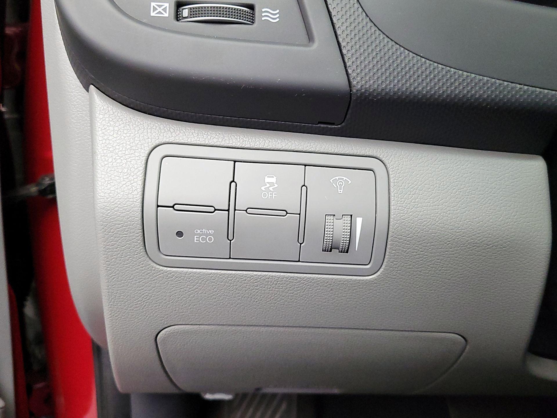 Thumbnail: 2016 Hyundai Accent - 13